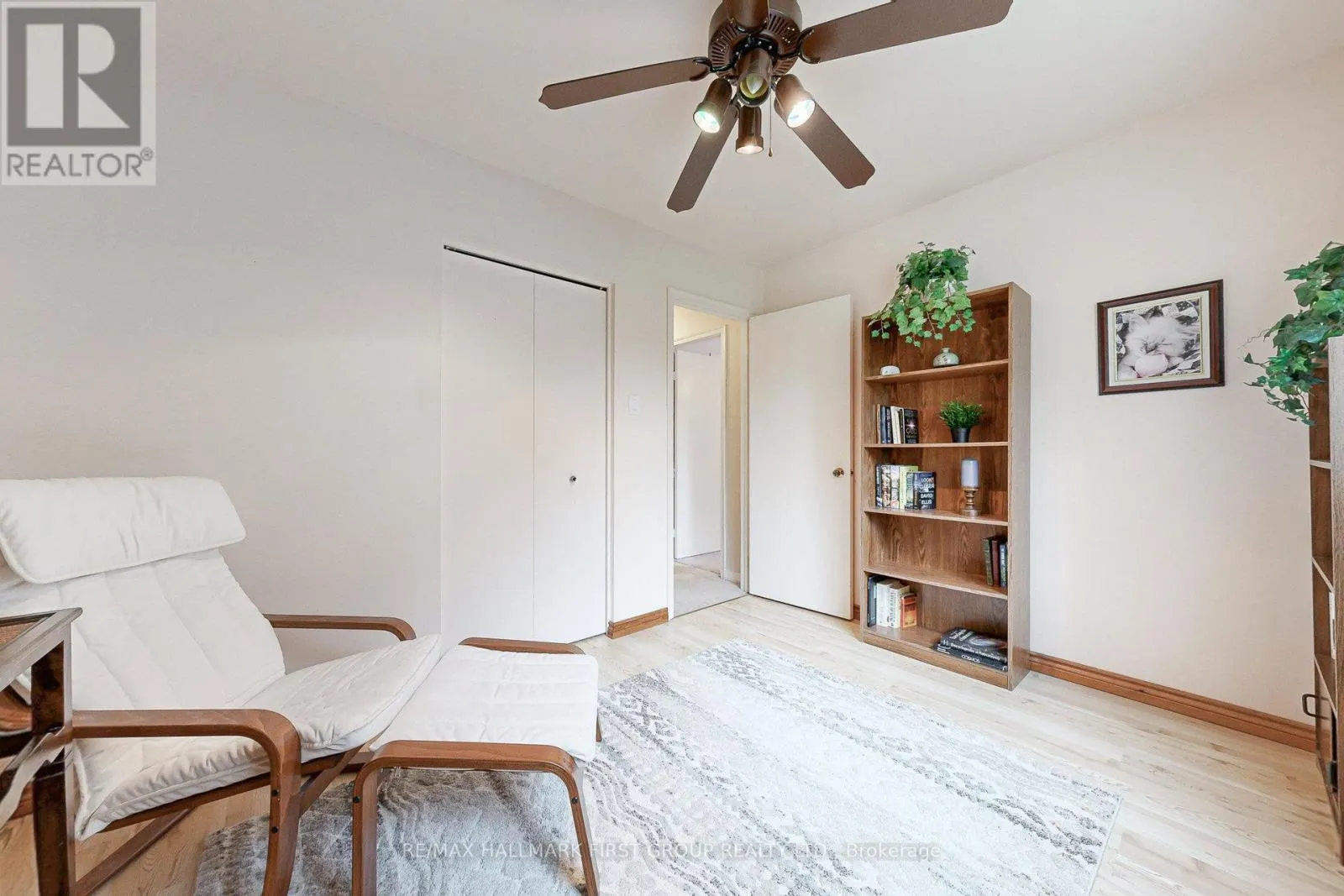 512 CREEKVIEW CIRCLE