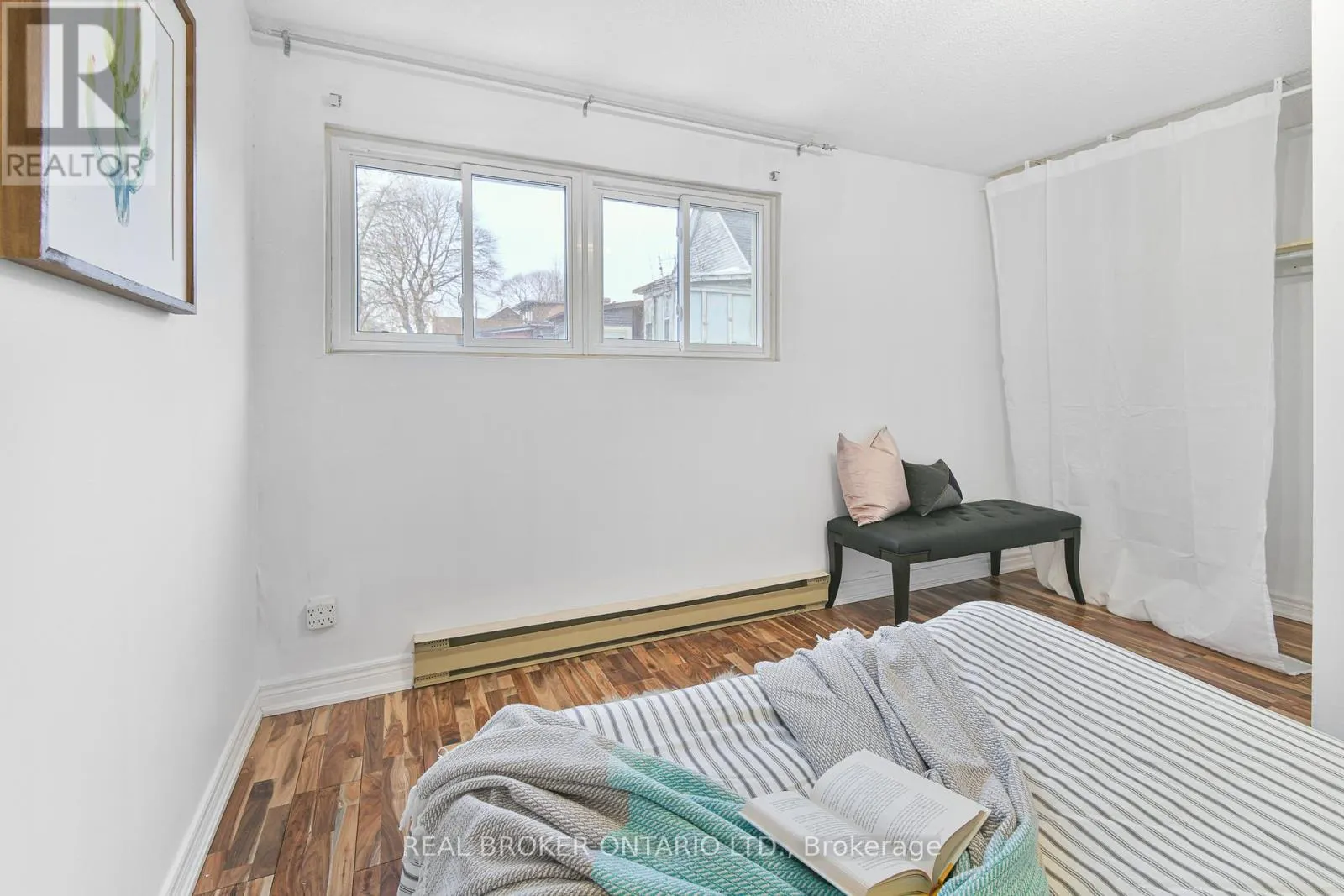 TH24 - 1666 QUEEN STREET E