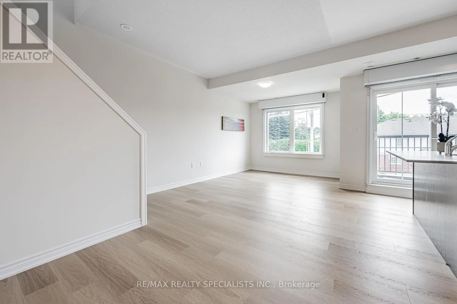 1 - 490 BERESFORD PATH