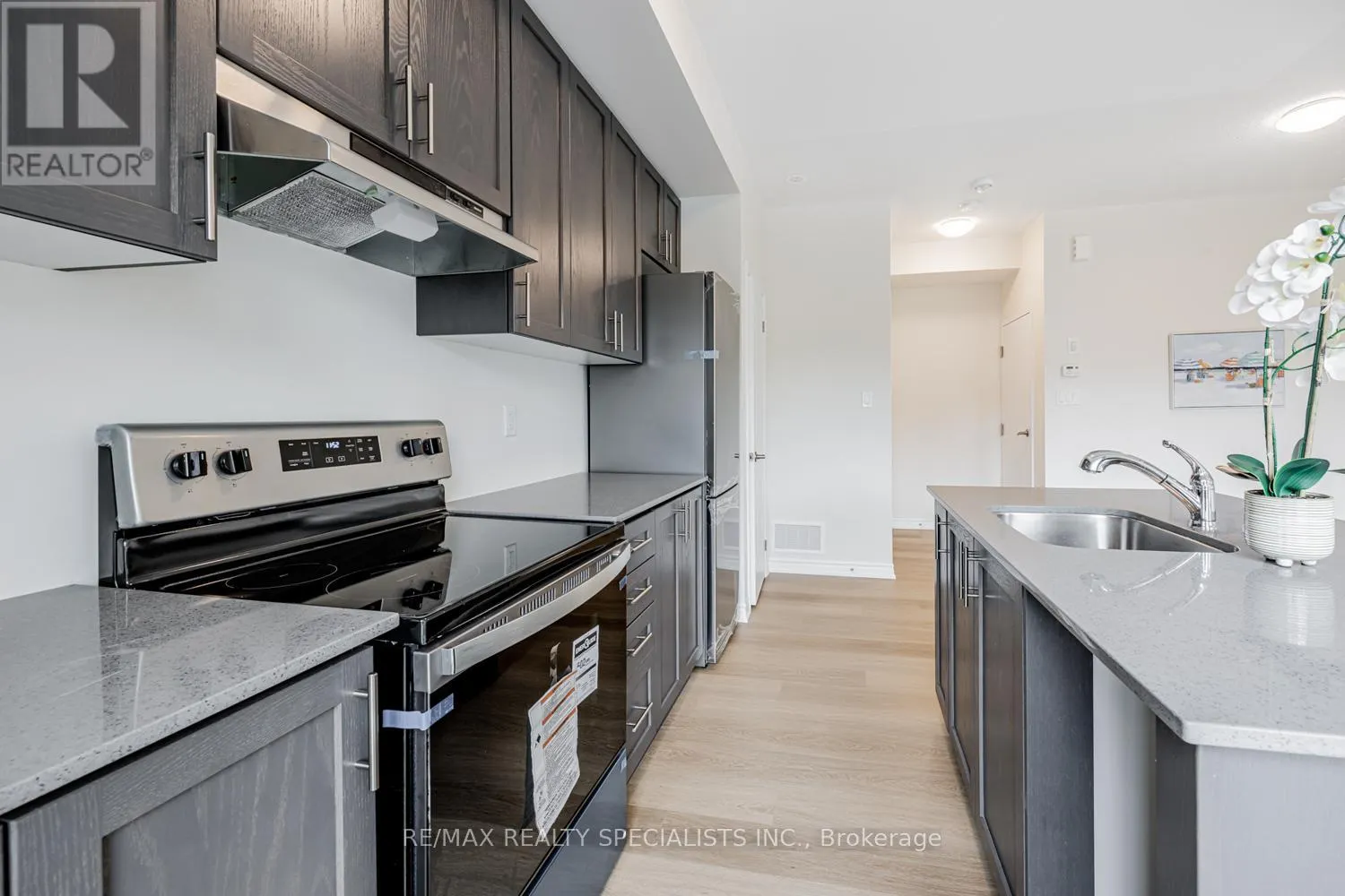 1 - 490 BERESFORD PATH