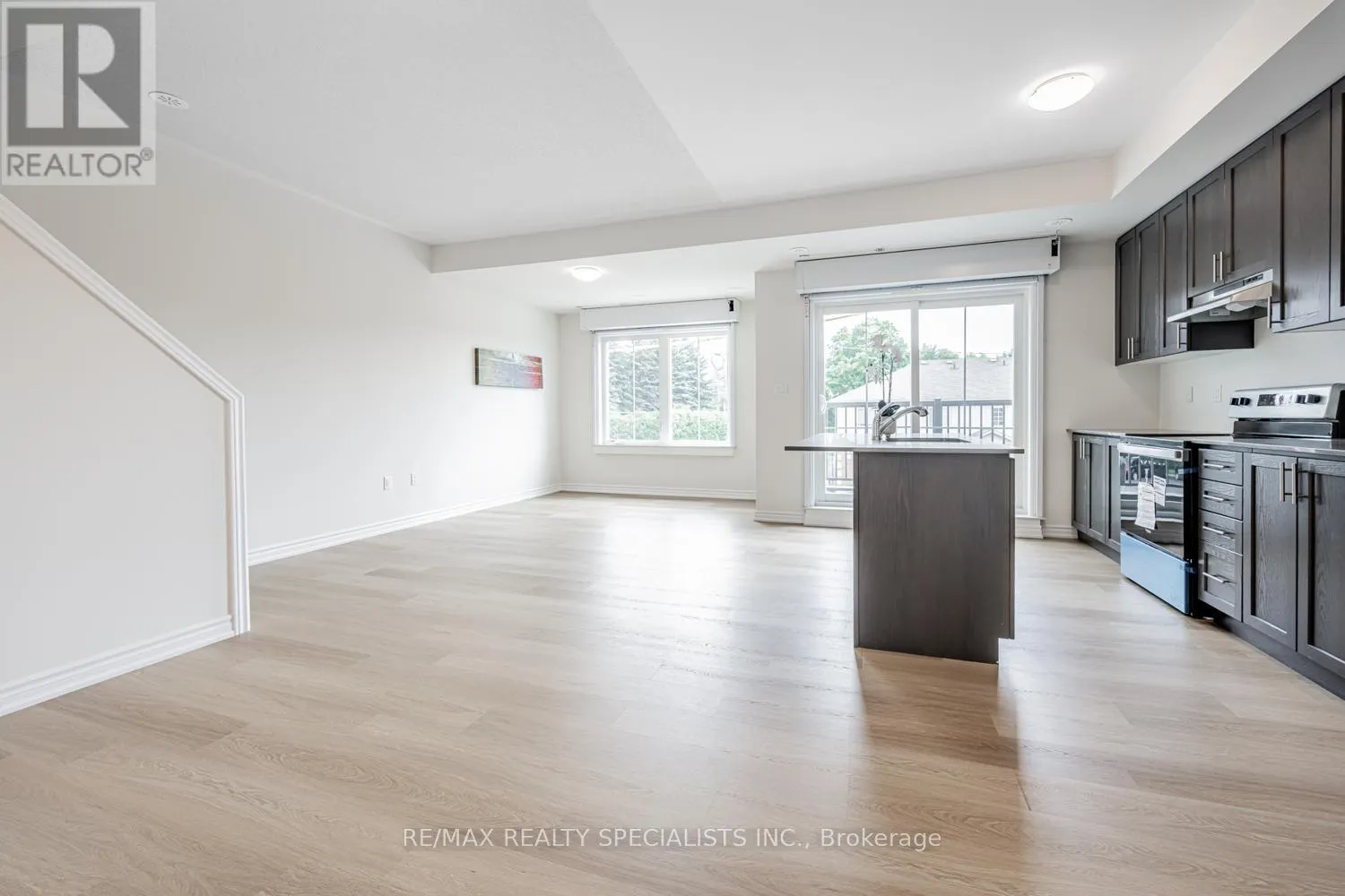 1 - 490 BERESFORD PATH