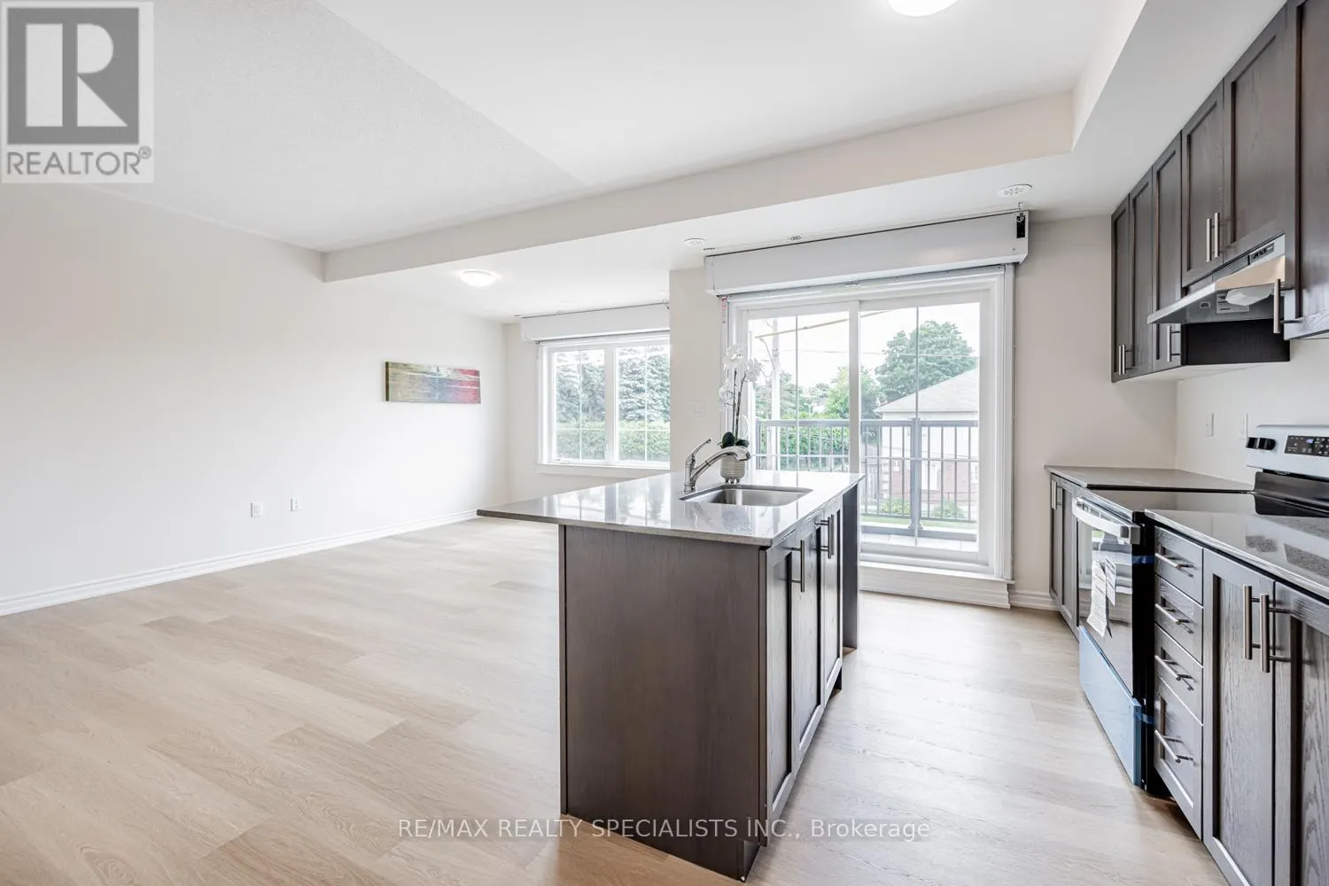 1 - 490 BERESFORD PATH
