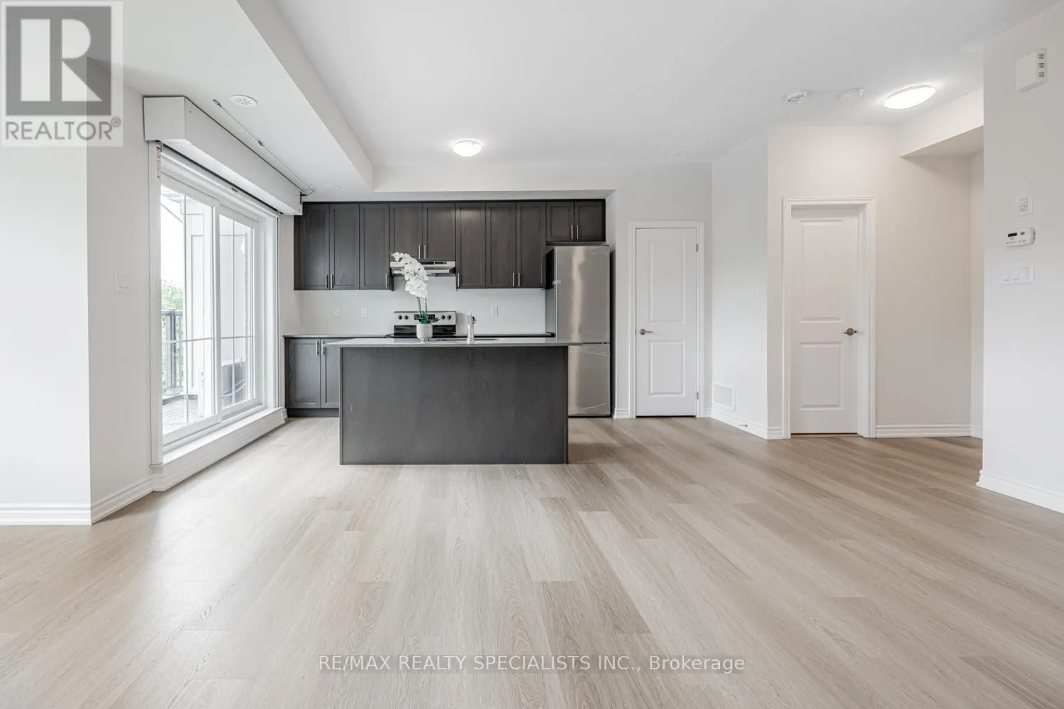 1 - 490 BERESFORD PATH