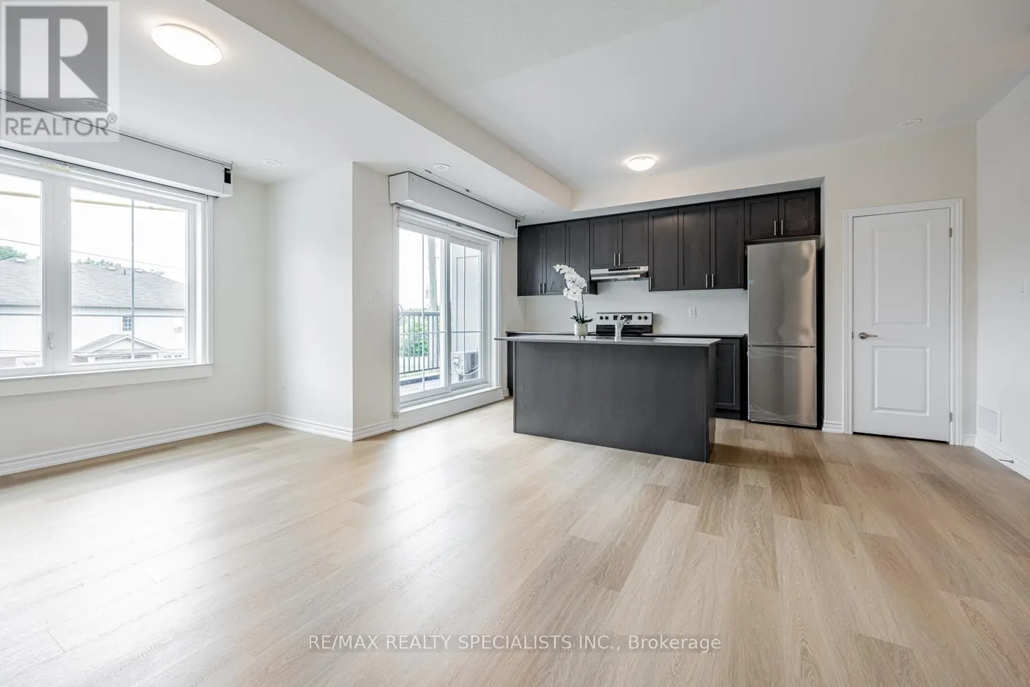 1 - 490 BERESFORD PATH