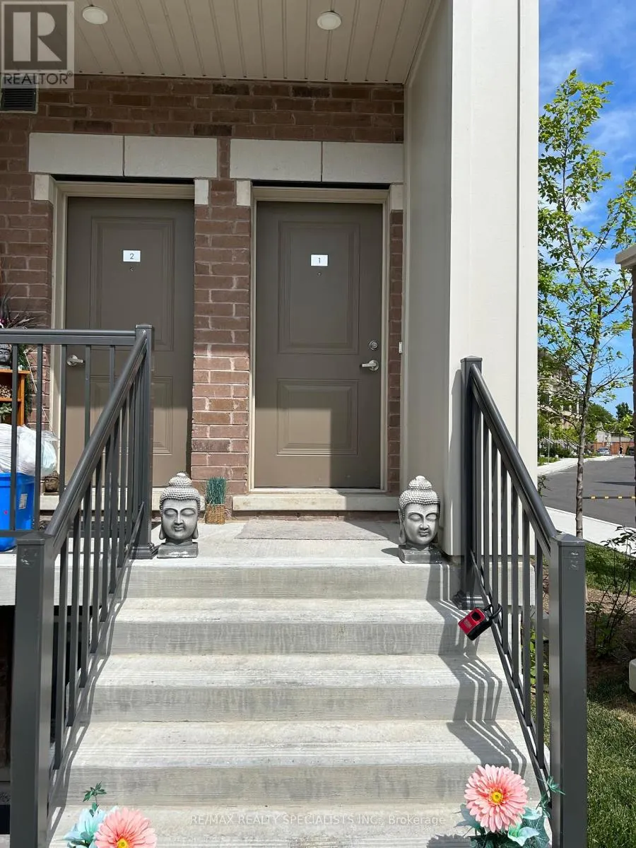 1 - 490 BERESFORD PATH