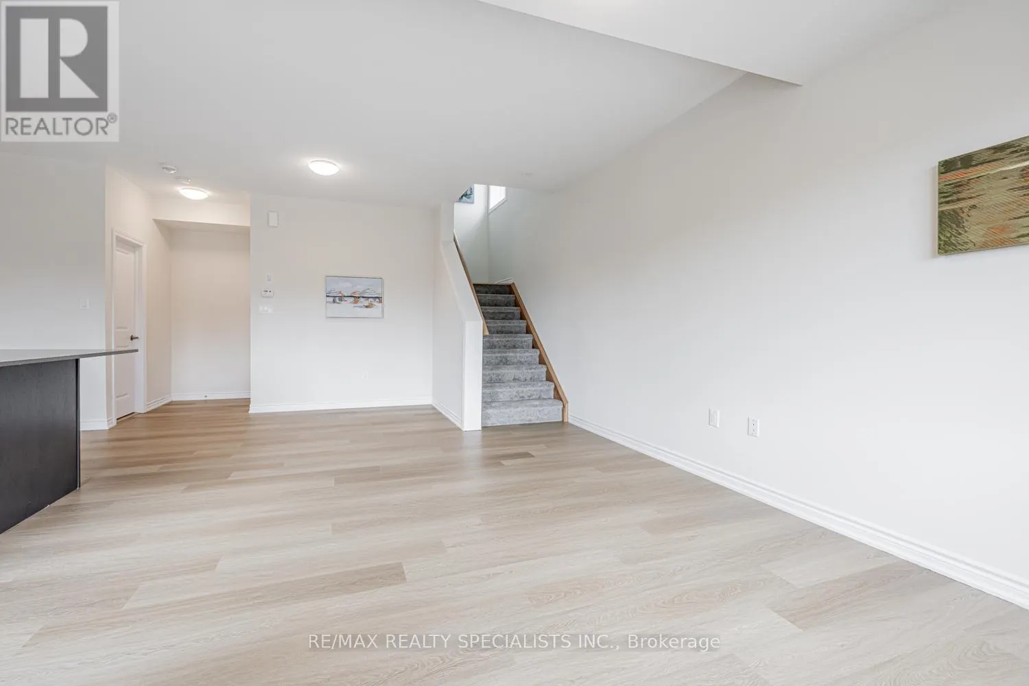 1 - 490 BERESFORD PATH