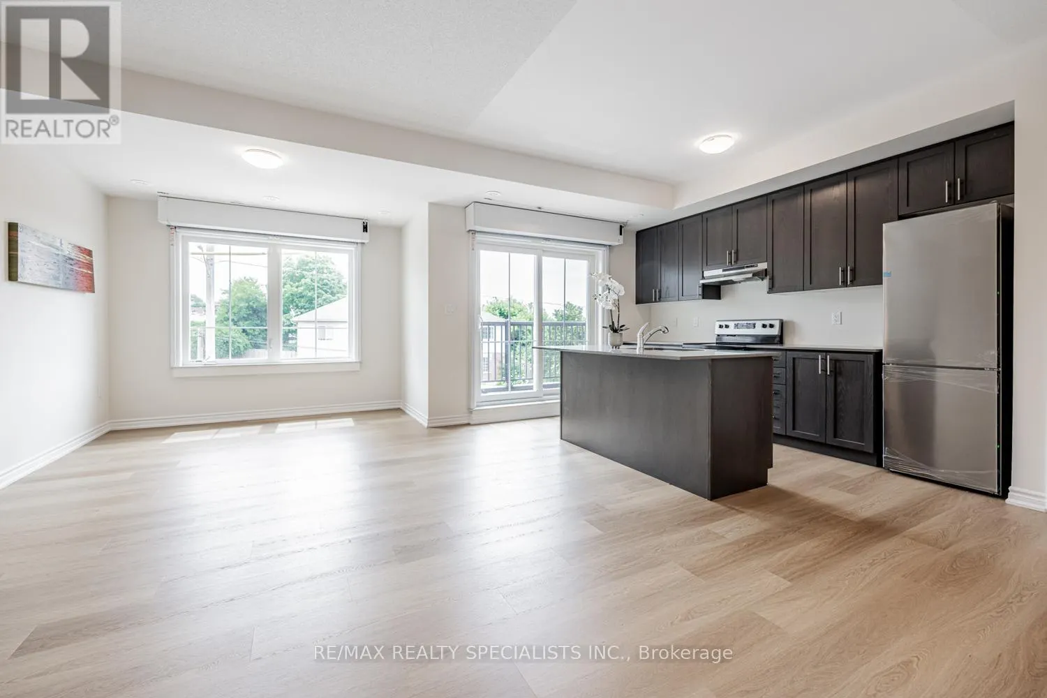 1 - 490 BERESFORD PATH