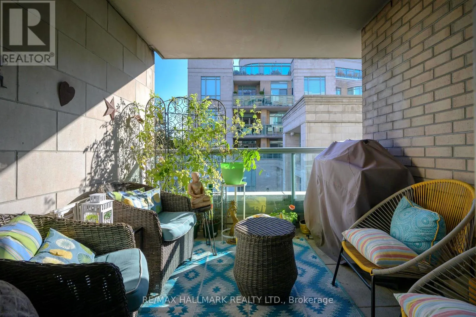 222 - 35 BOARDWALK DRIVE