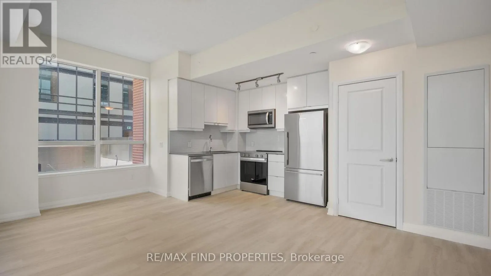 1002 - 3260 SHEPPARD AVENUE E