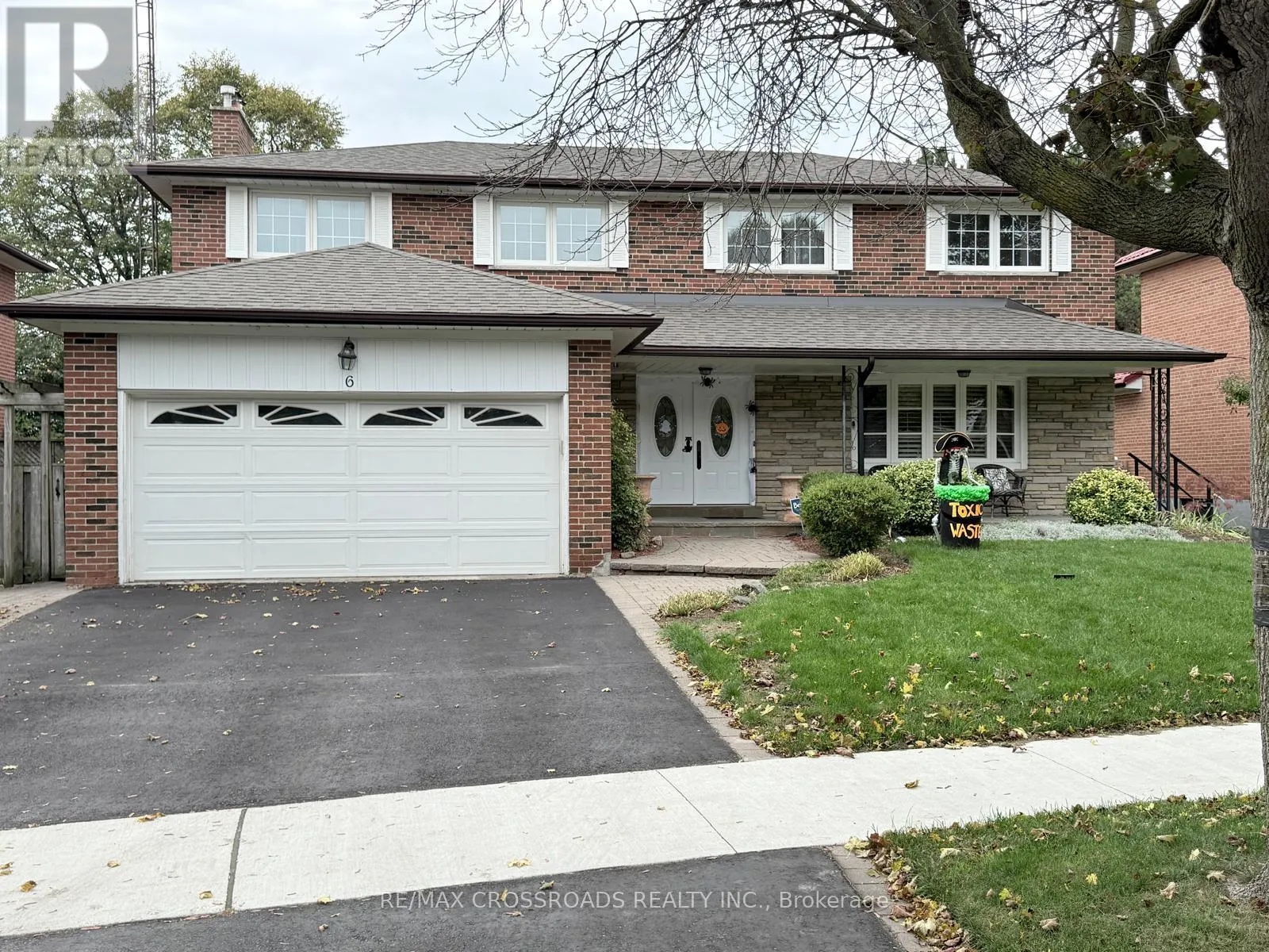 6 LOGSTONE CRESCENT