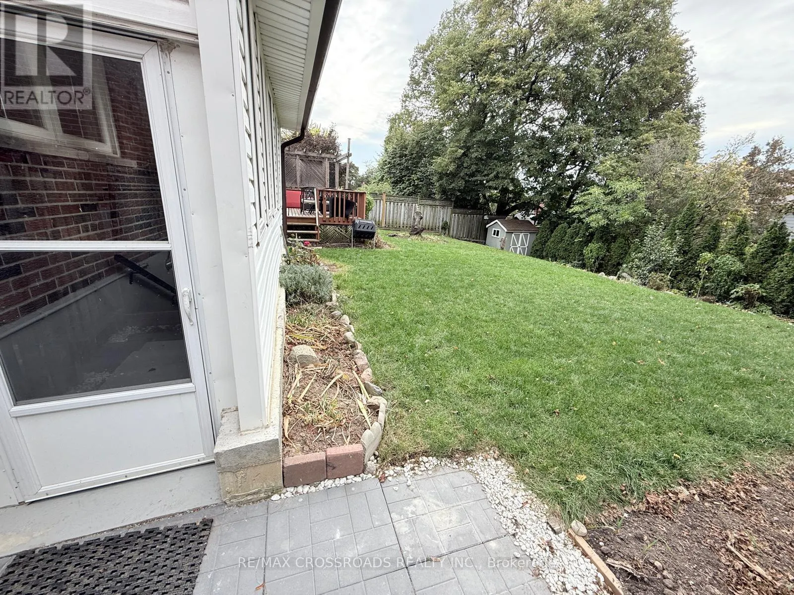6 LOGSTONE CRESCENT