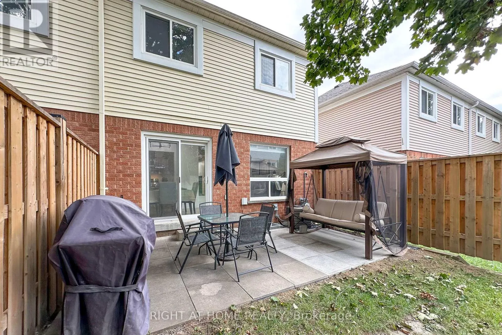 204 - 10 BASSETT BOULEVARD