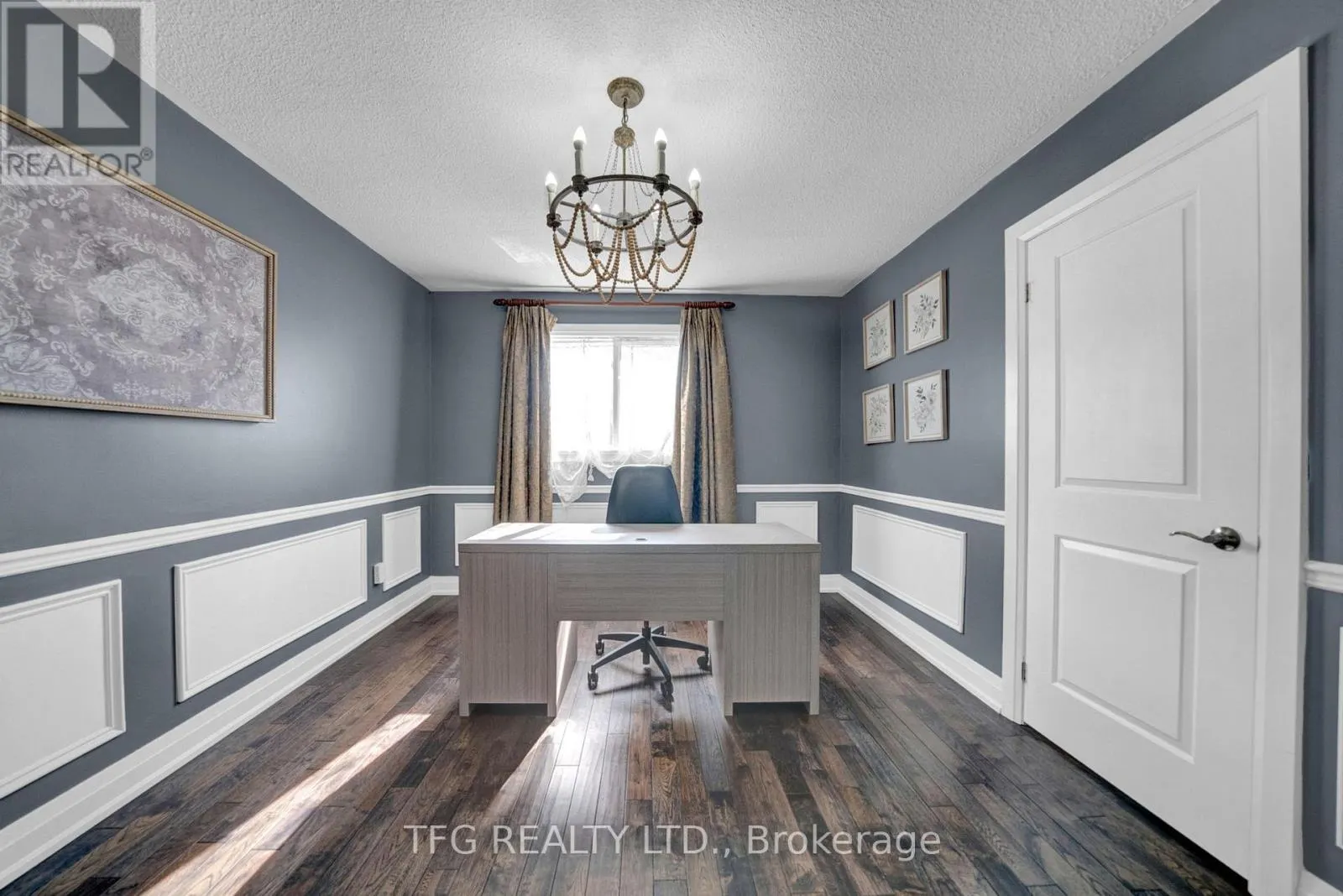 32 FALSTAFF CRESCENT