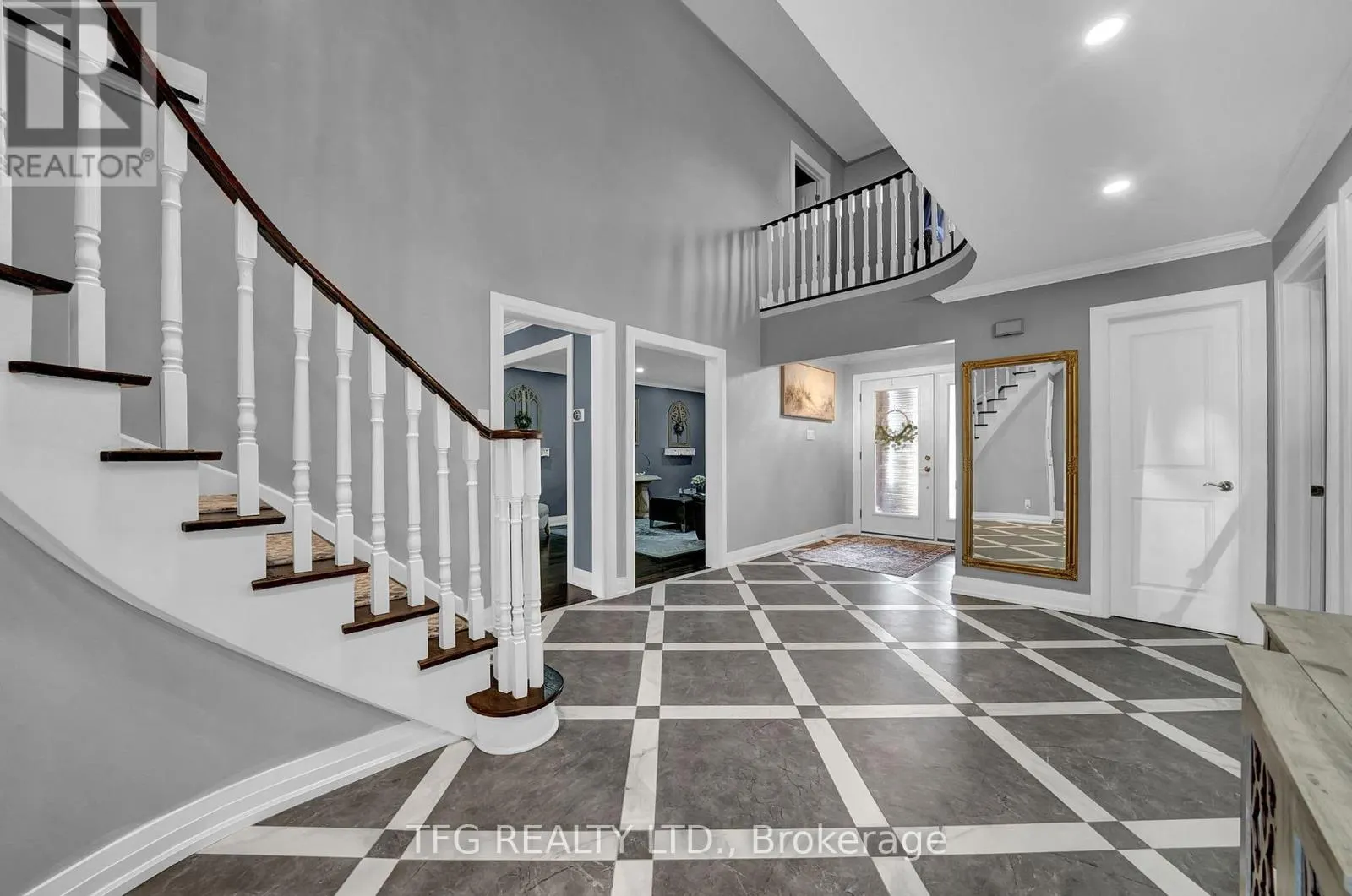 32 FALSTAFF CRESCENT