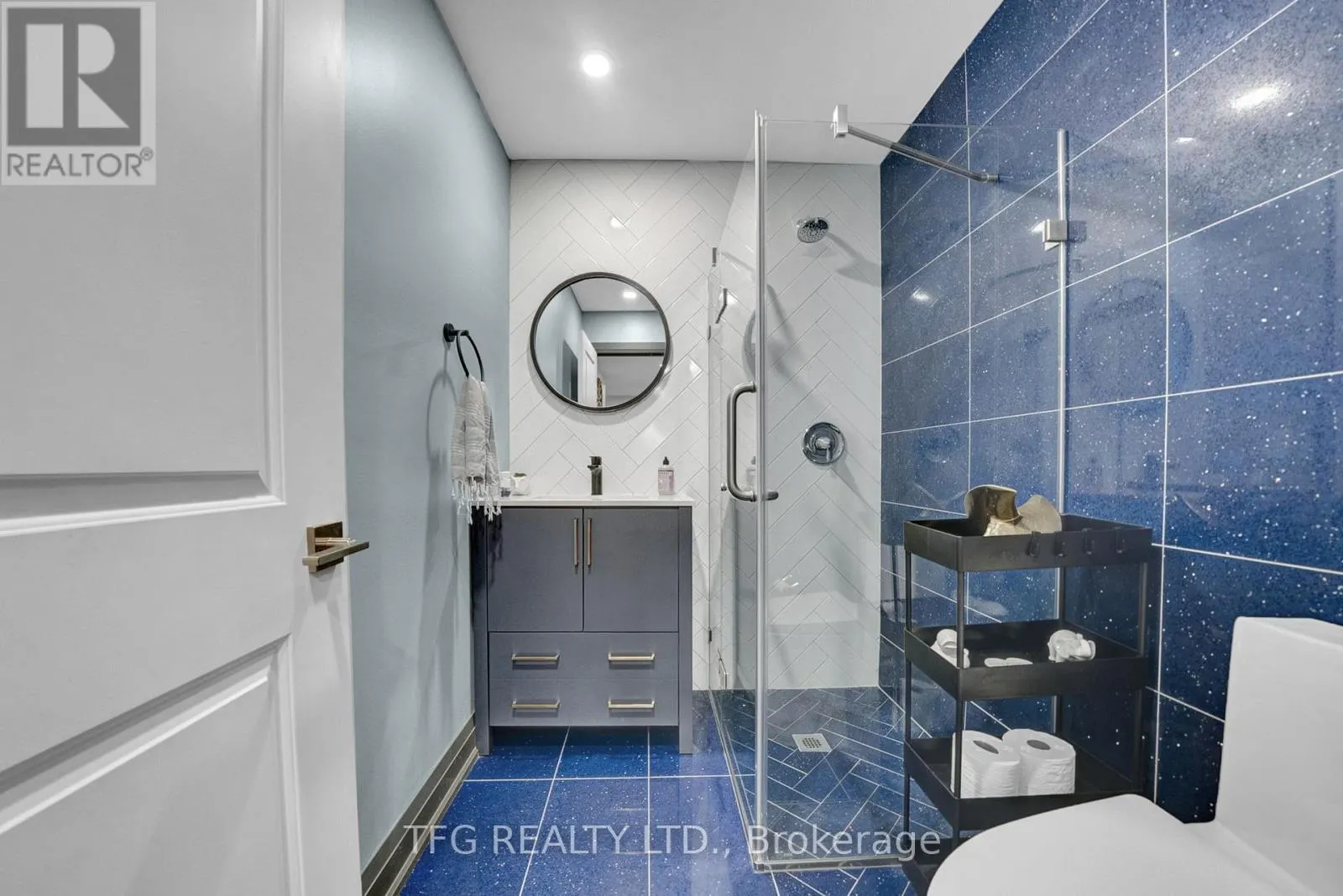 32 FALSTAFF CRESCENT