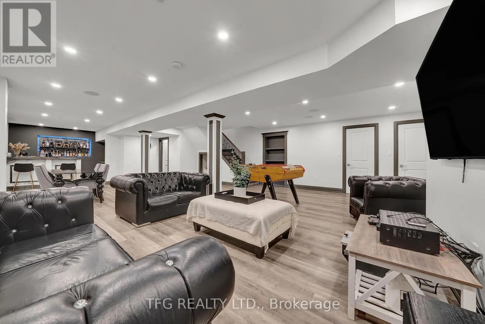 32 FALSTAFF CRESCENT