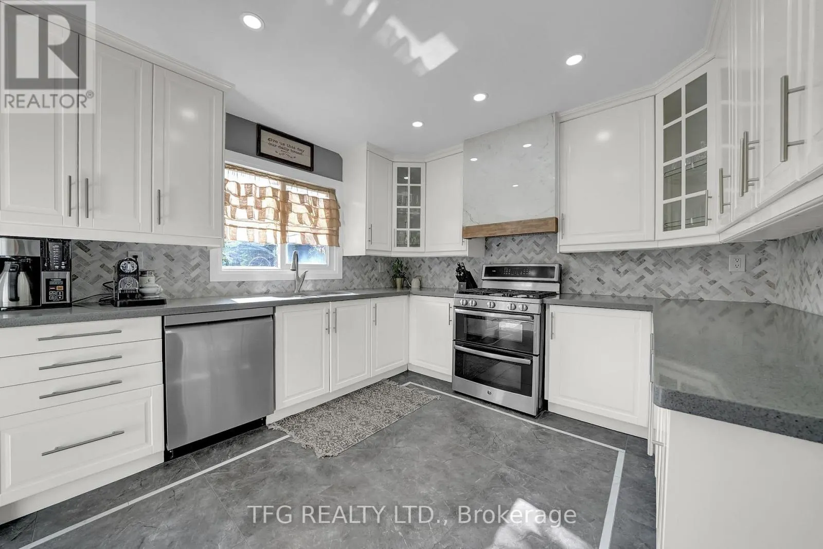 32 FALSTAFF CRESCENT