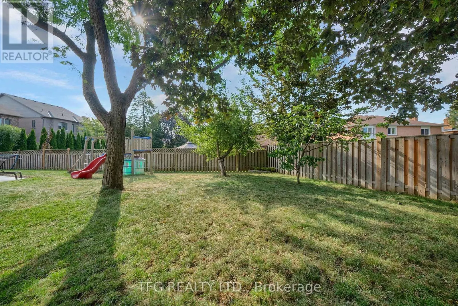 32 FALSTAFF CRESCENT