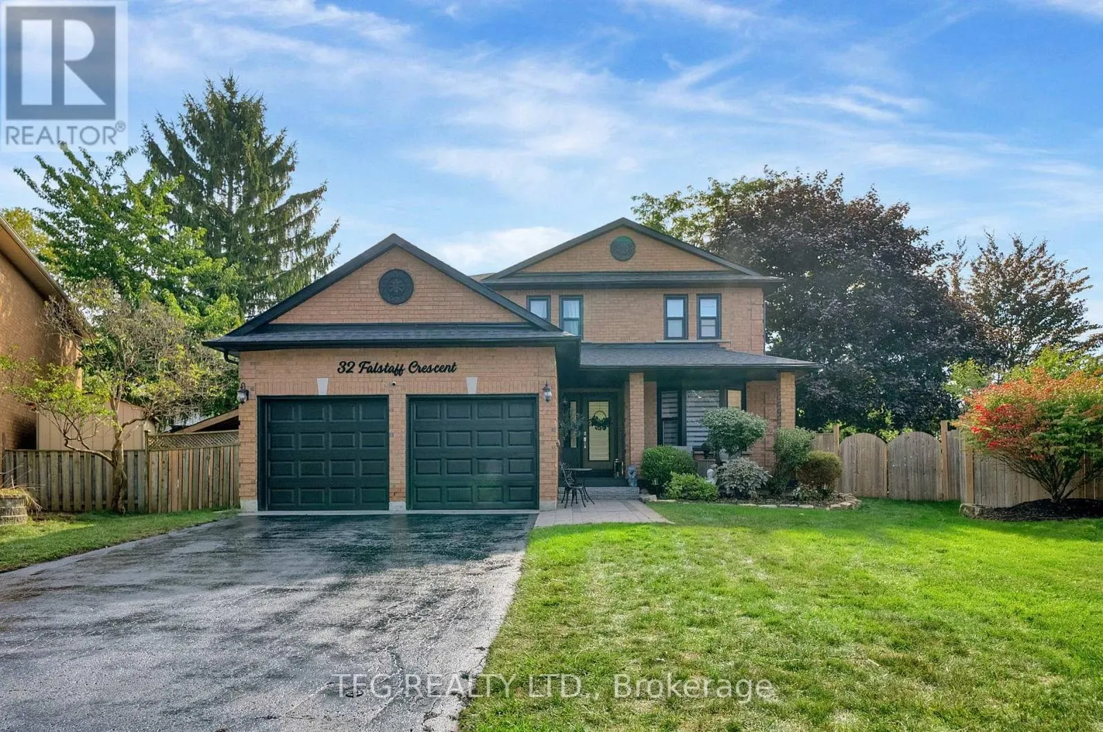 32 FALSTAFF CRESCENT