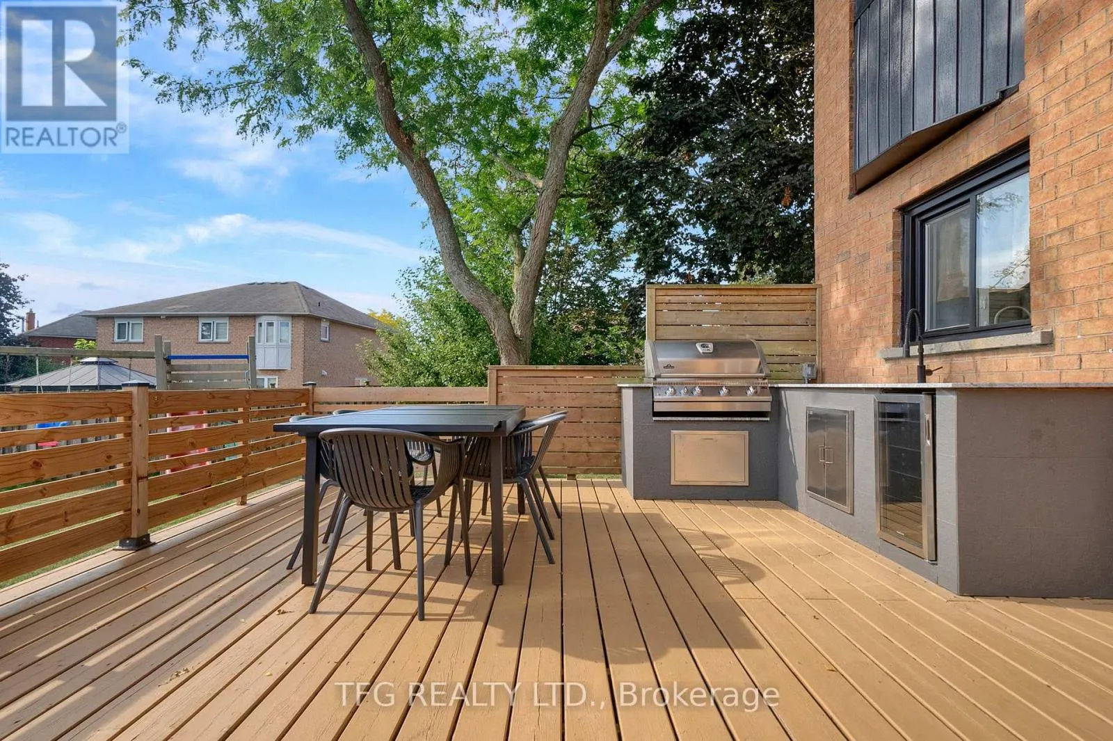 32 FALSTAFF CRESCENT