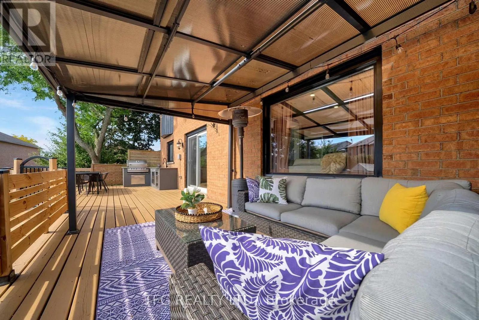 32 FALSTAFF CRESCENT