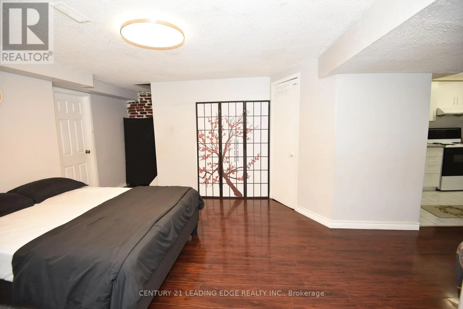 35 HORSELEY HILL DRIVE