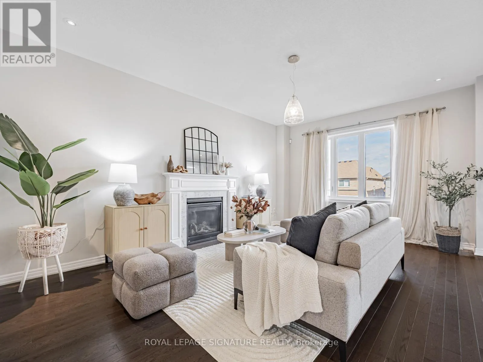 135 WOOLACOTT LANE