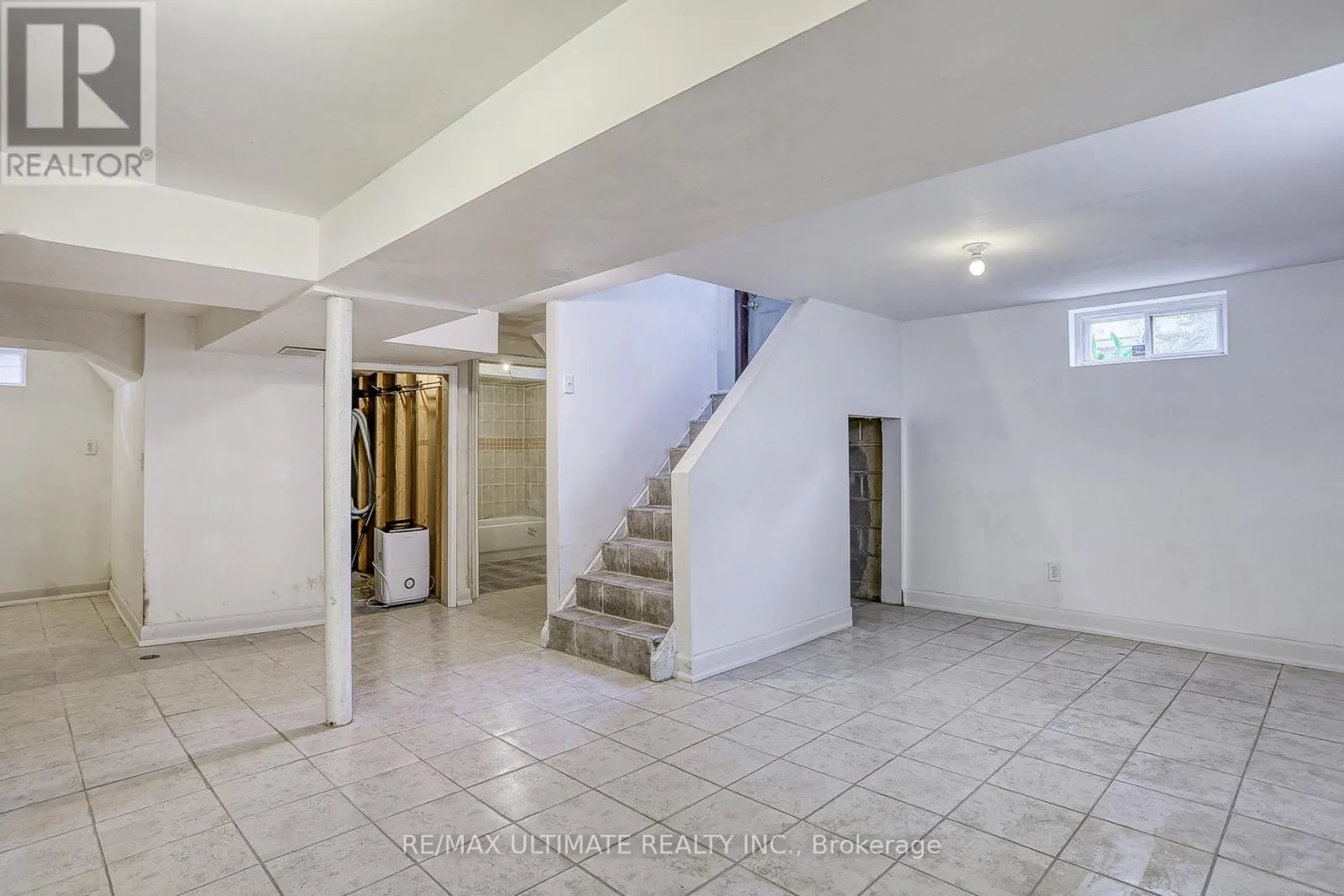 40 TREVERTON DRIVE