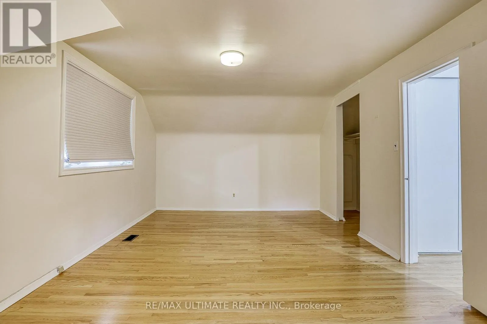 40 TREVERTON DRIVE