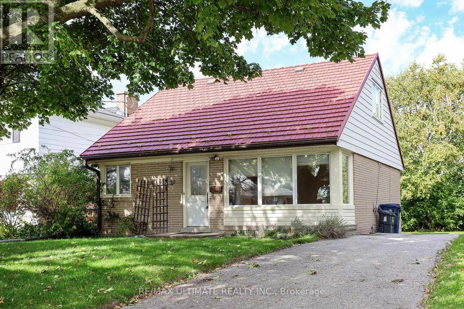 40 TREVERTON DRIVE