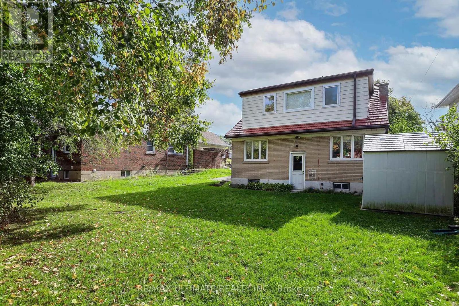 40 TREVERTON DRIVE