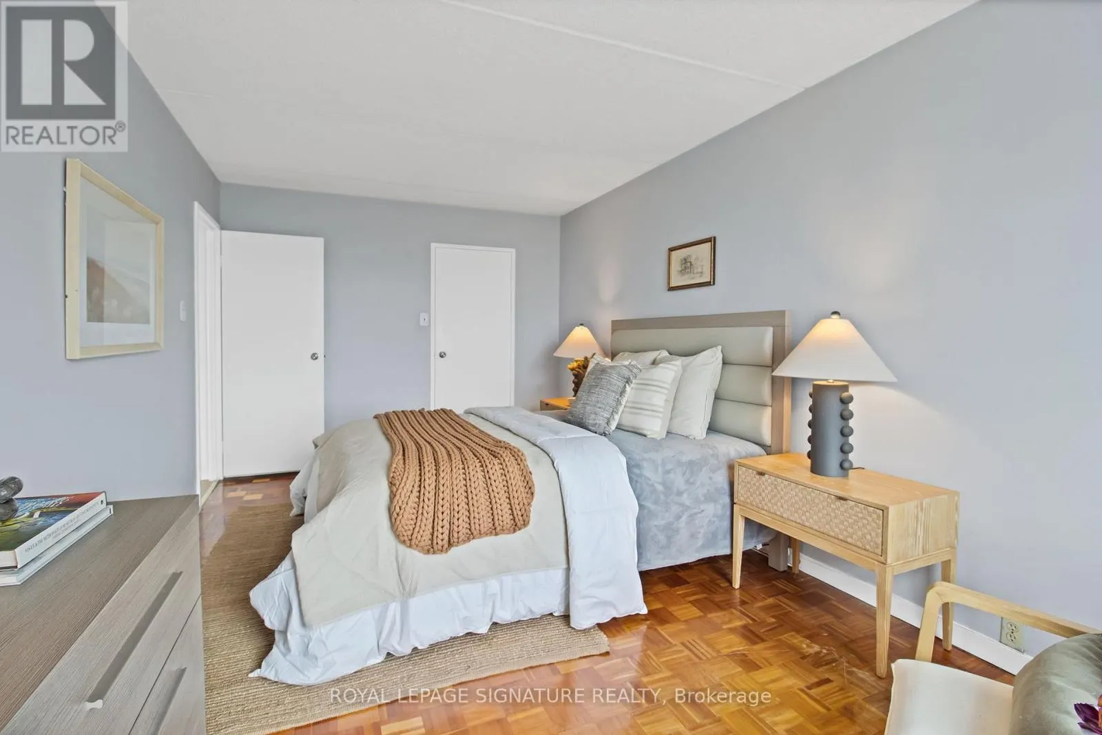 802 - 2 GLAMORGAN AVENUE