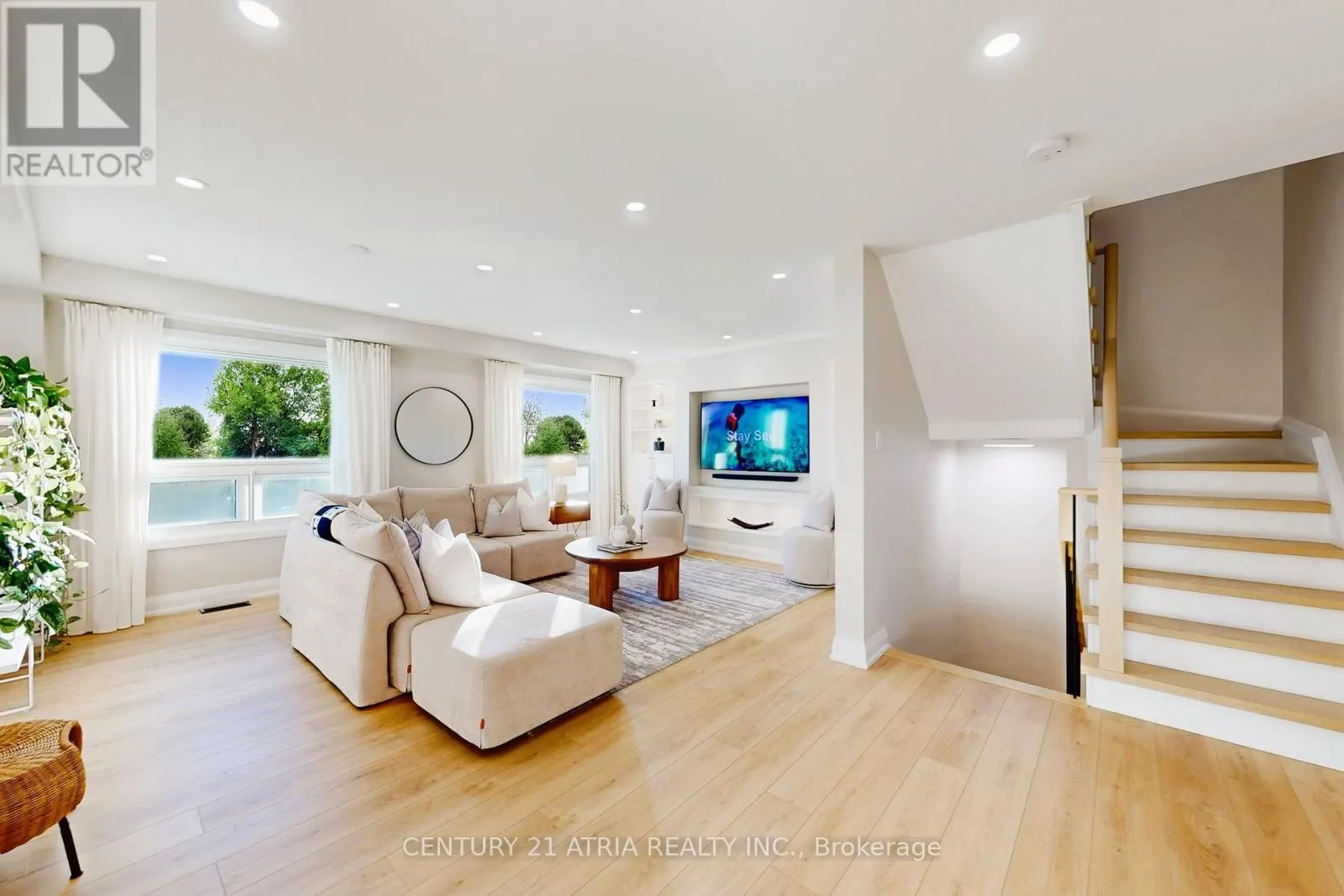 60 HUXTABLE LANE