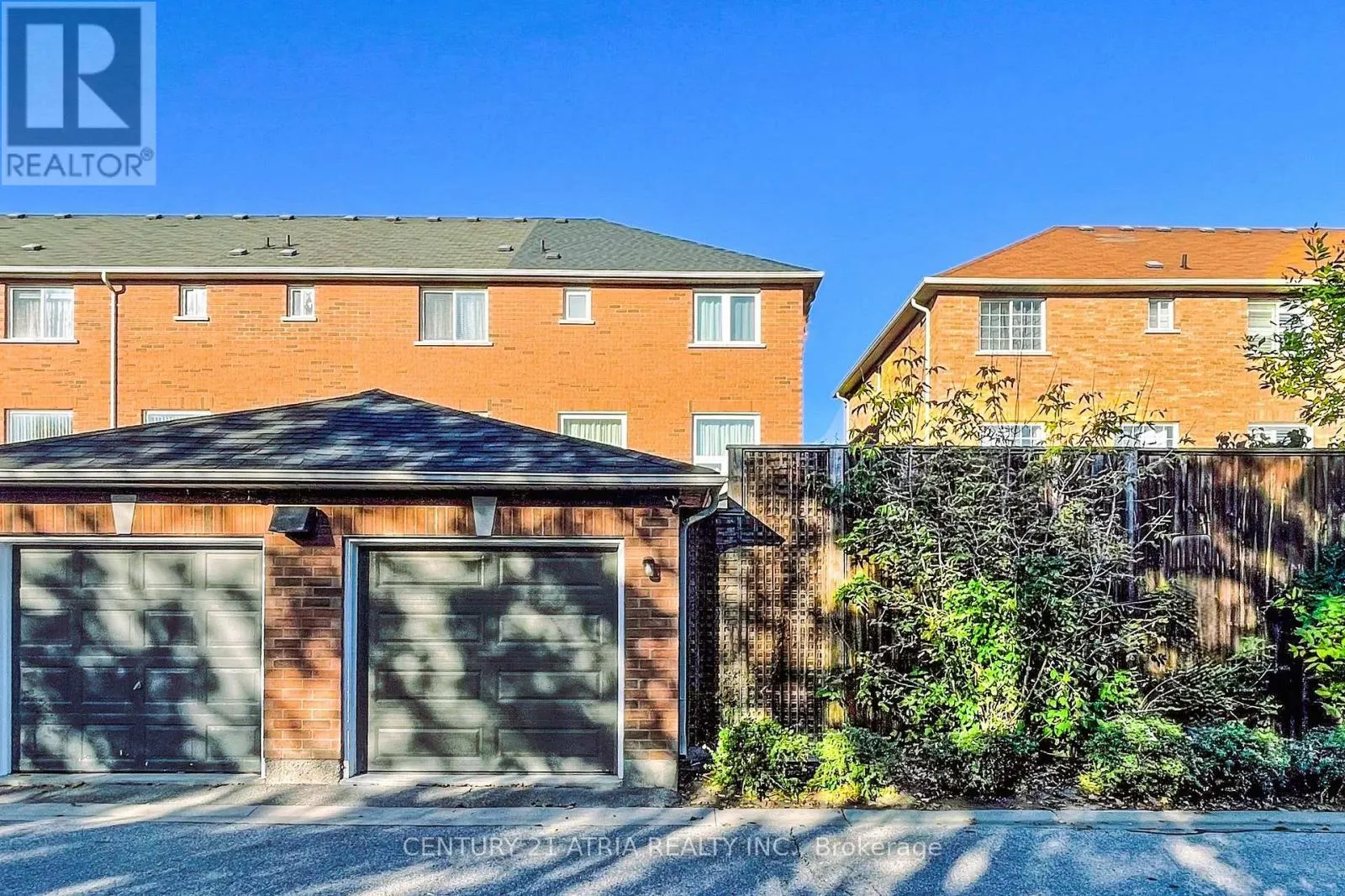 60 HUXTABLE LANE