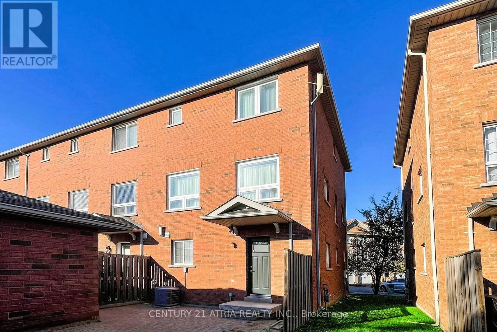 60 HUXTABLE LANE