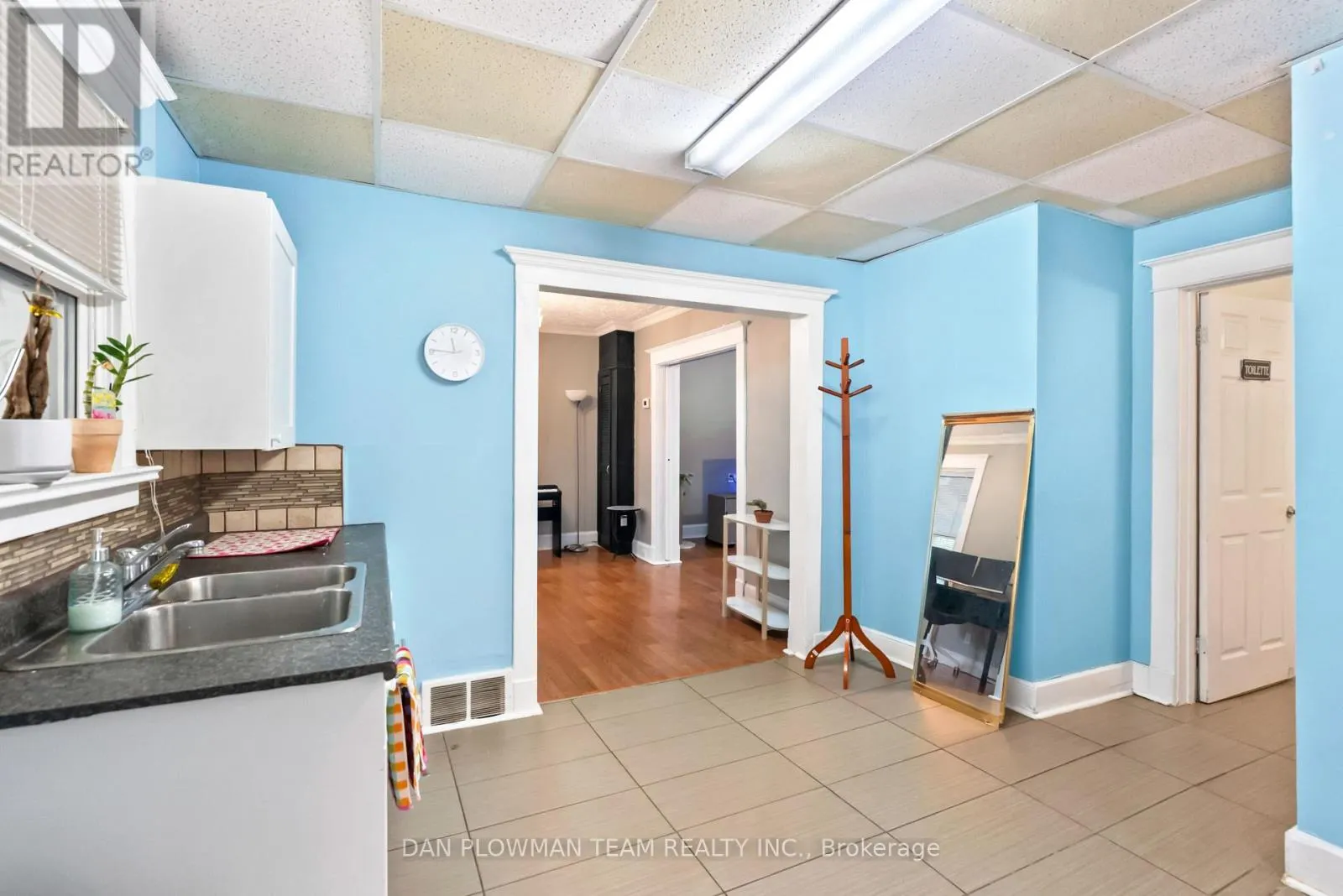 62 PARK ROAD S