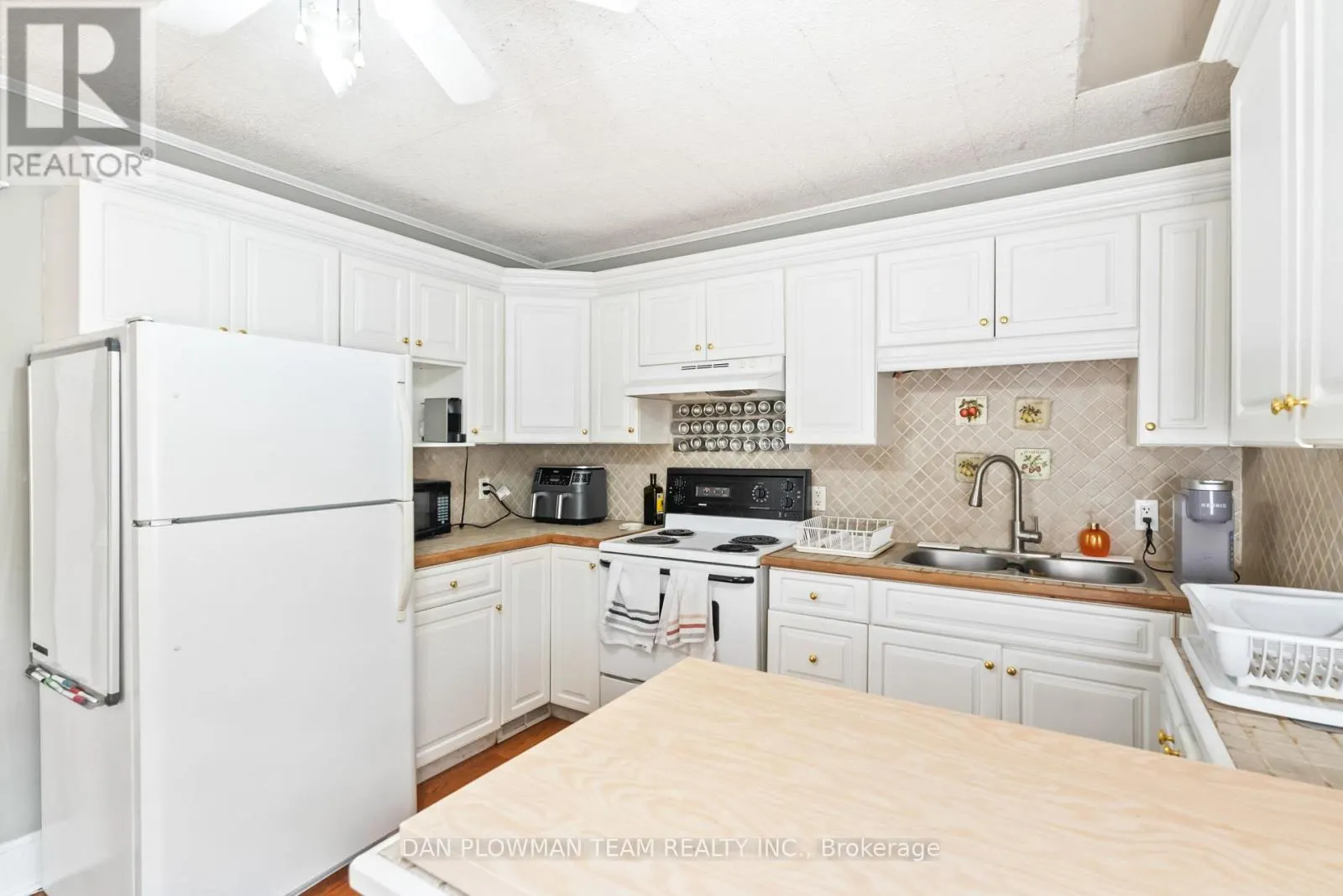 62 PARK ROAD S