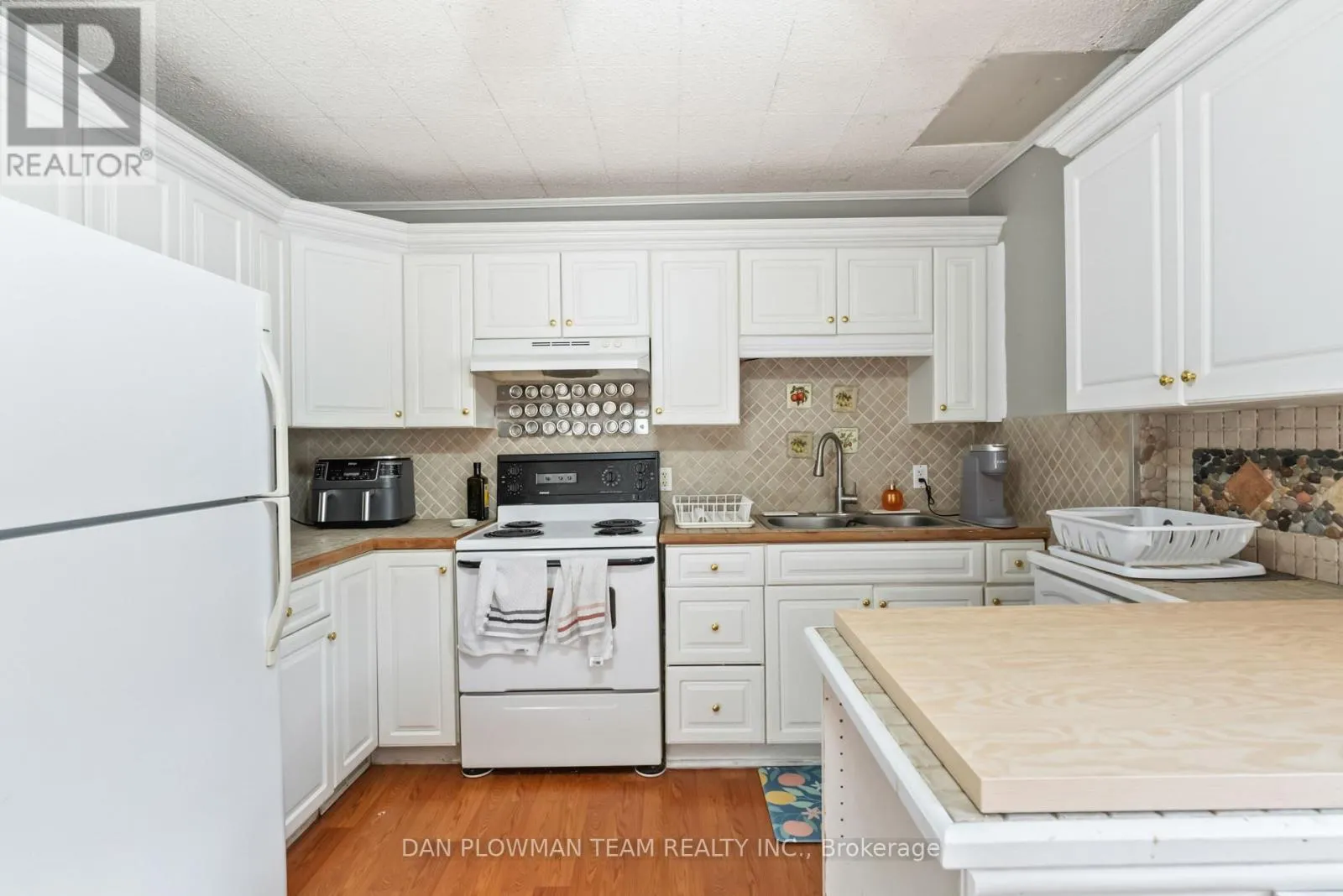 62 PARK ROAD S