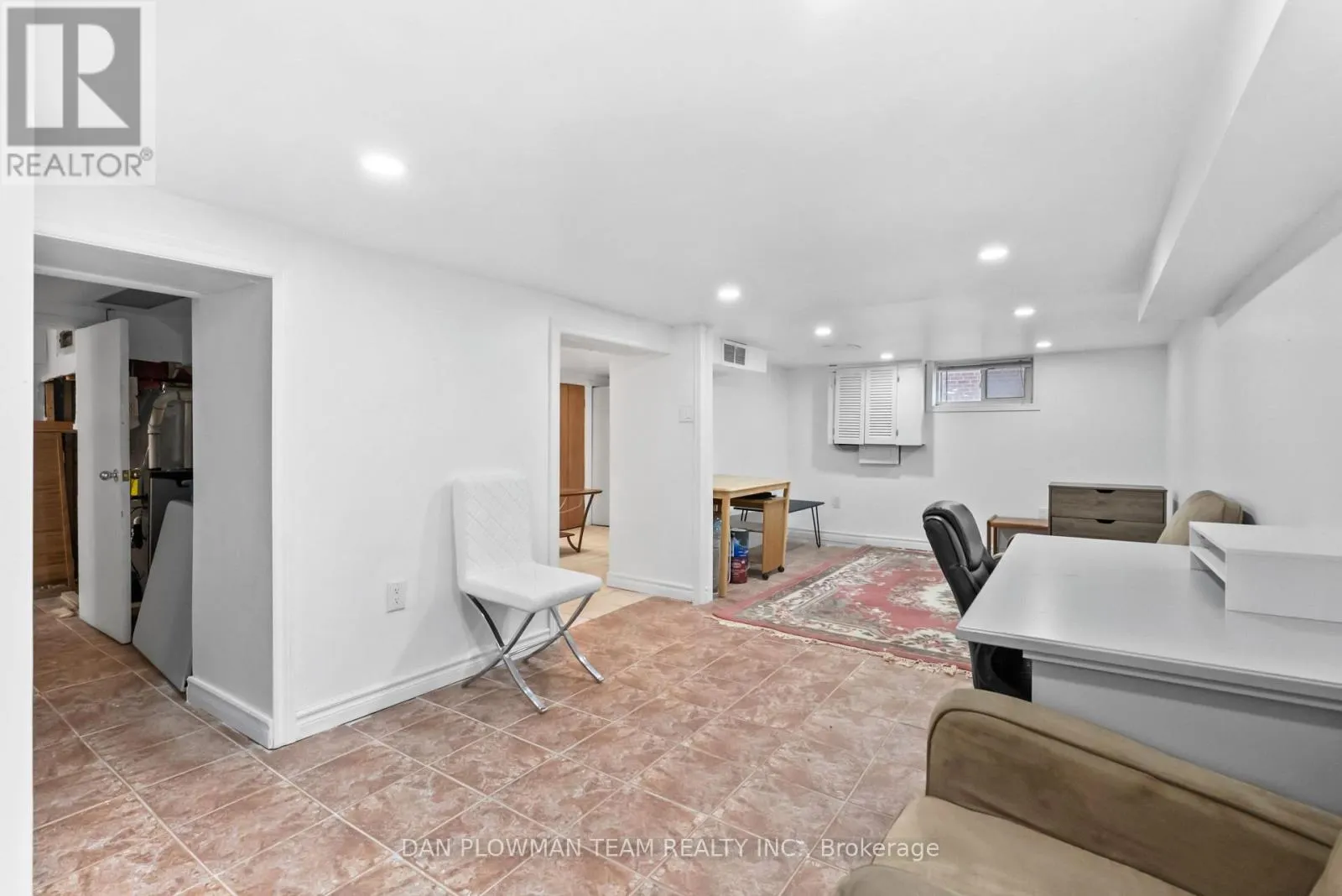 62 PARK ROAD S