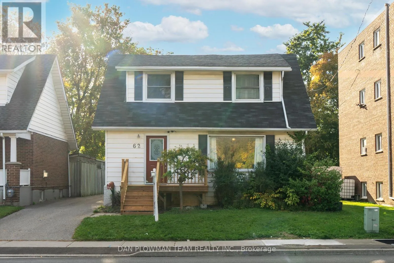 62 PARK ROAD S