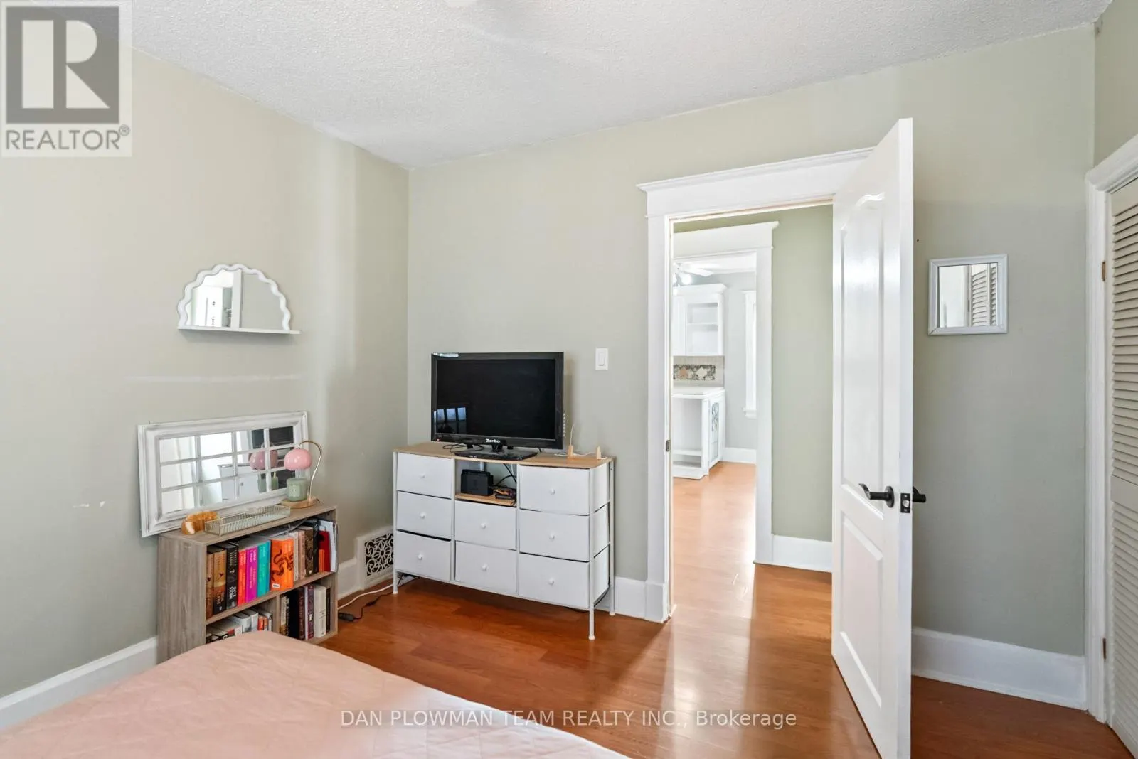 62 PARK ROAD S