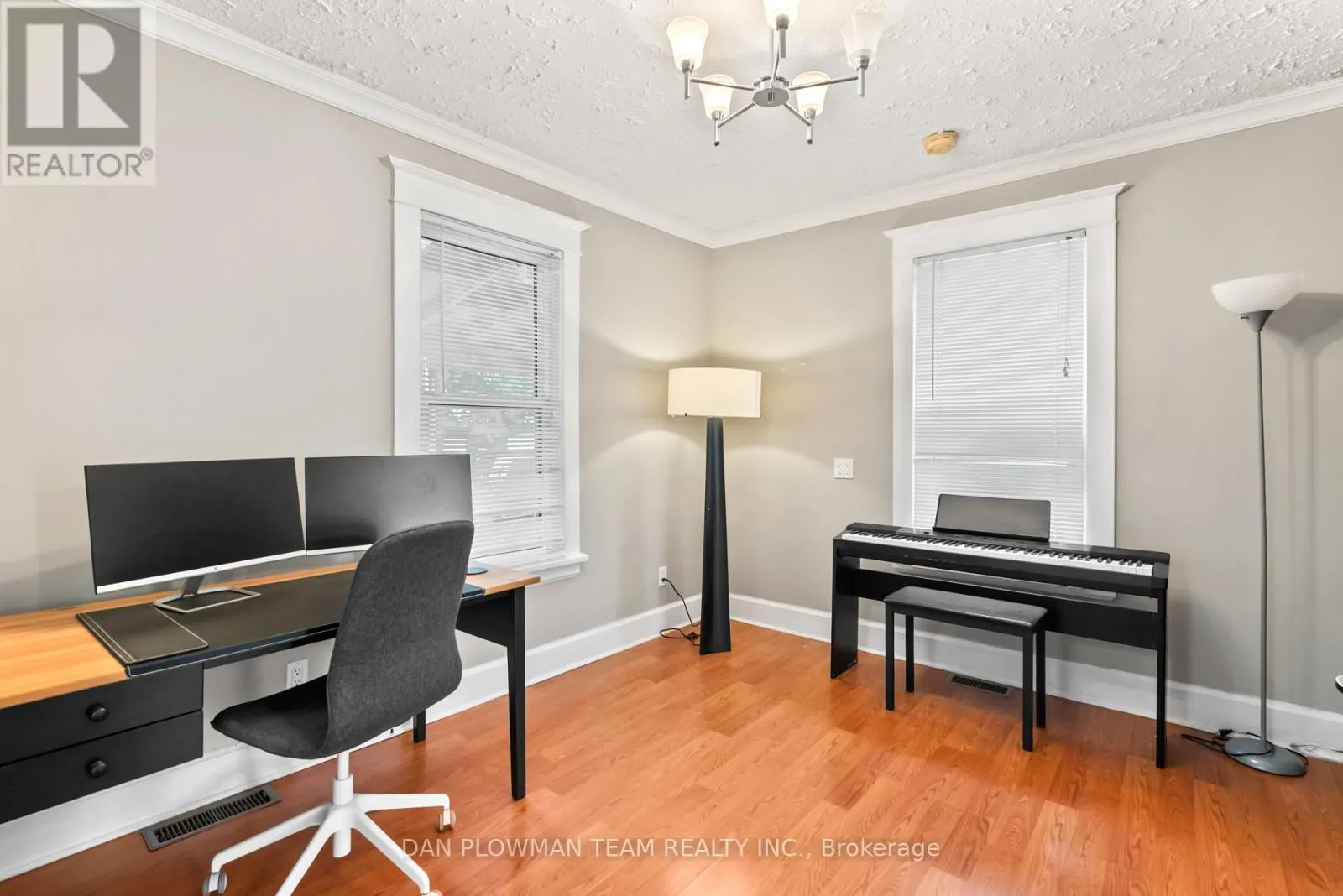 62 PARK ROAD S