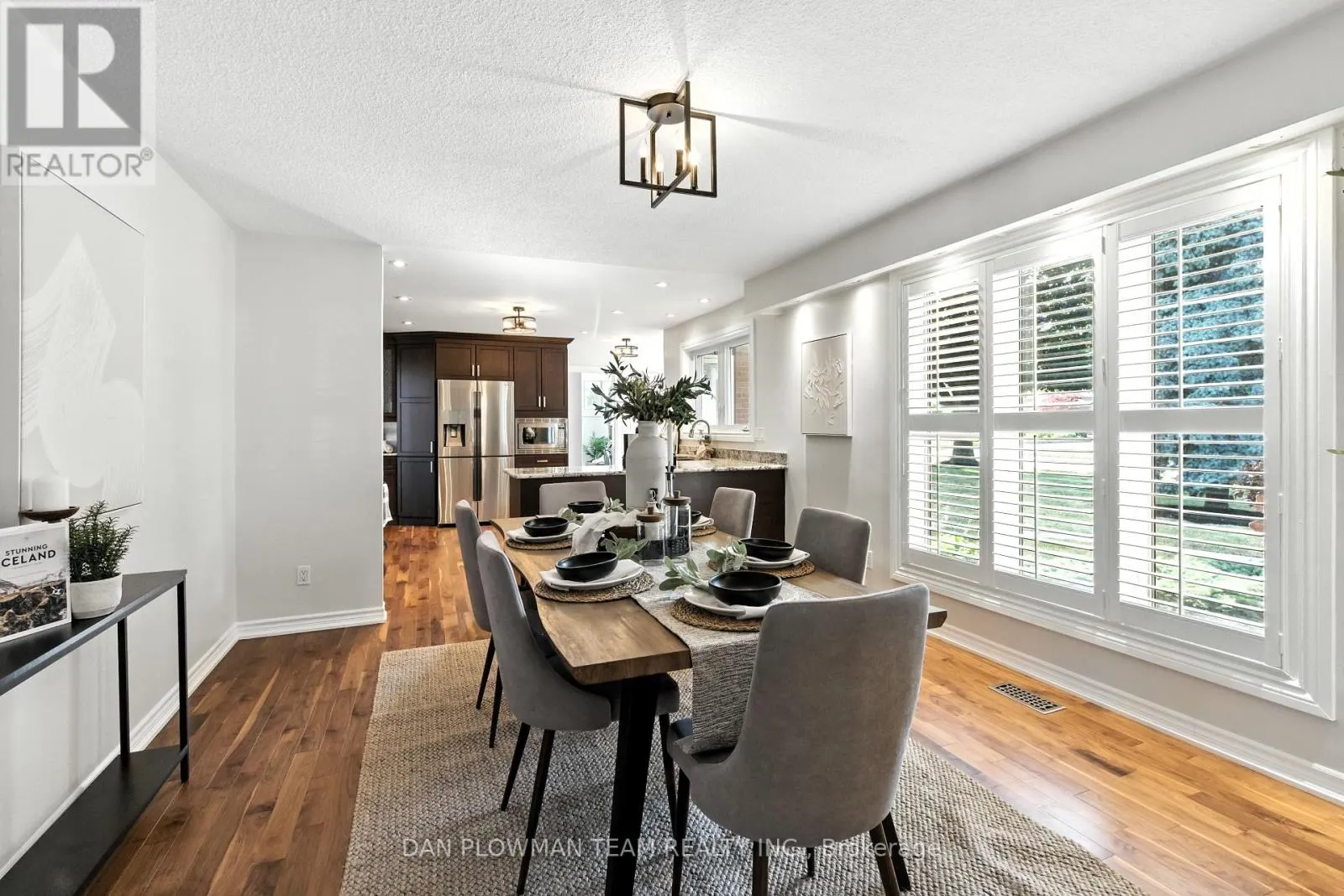 83 SHERWOOD ROAD E