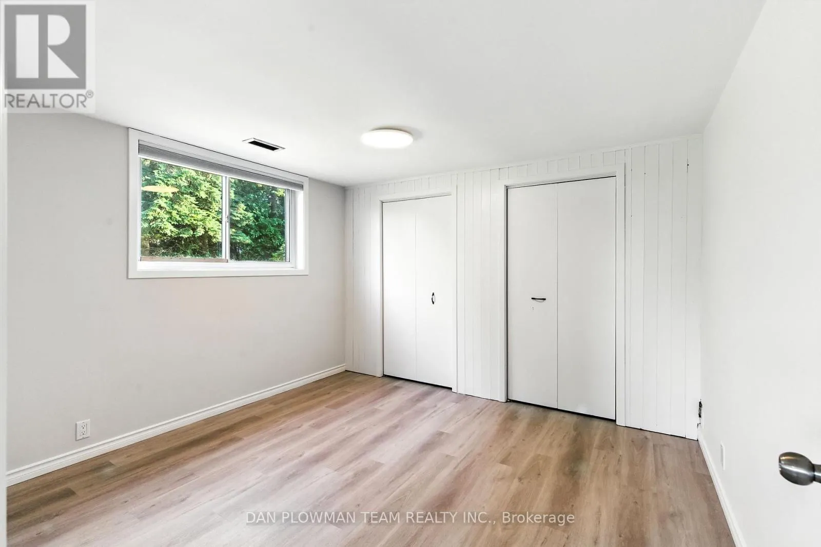 83 SHERWOOD ROAD E