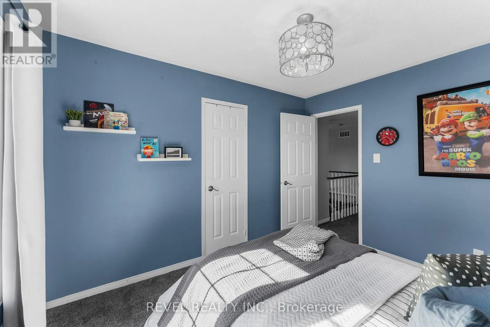 17 HIRONS DRIVE