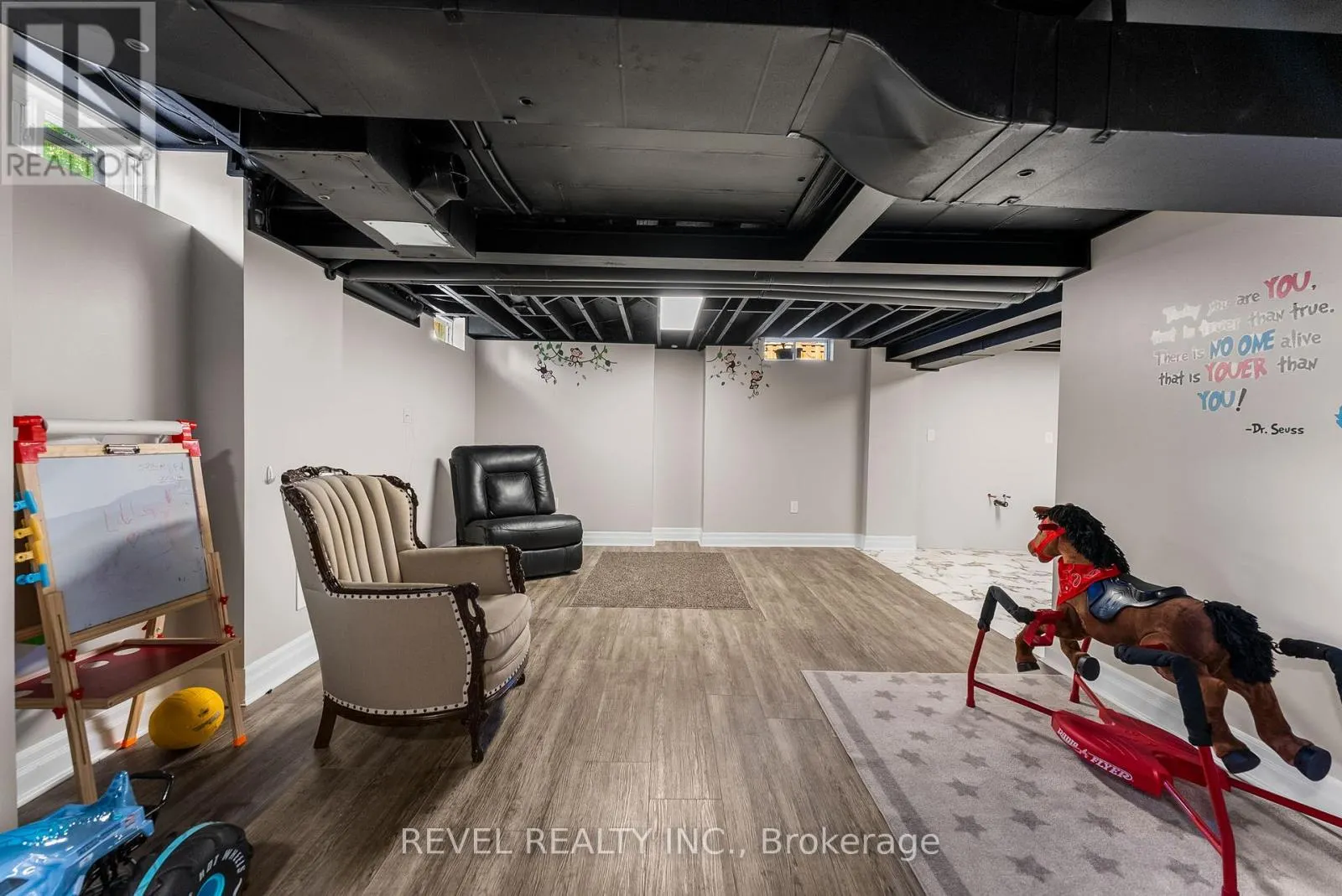 17 HIRONS DRIVE
