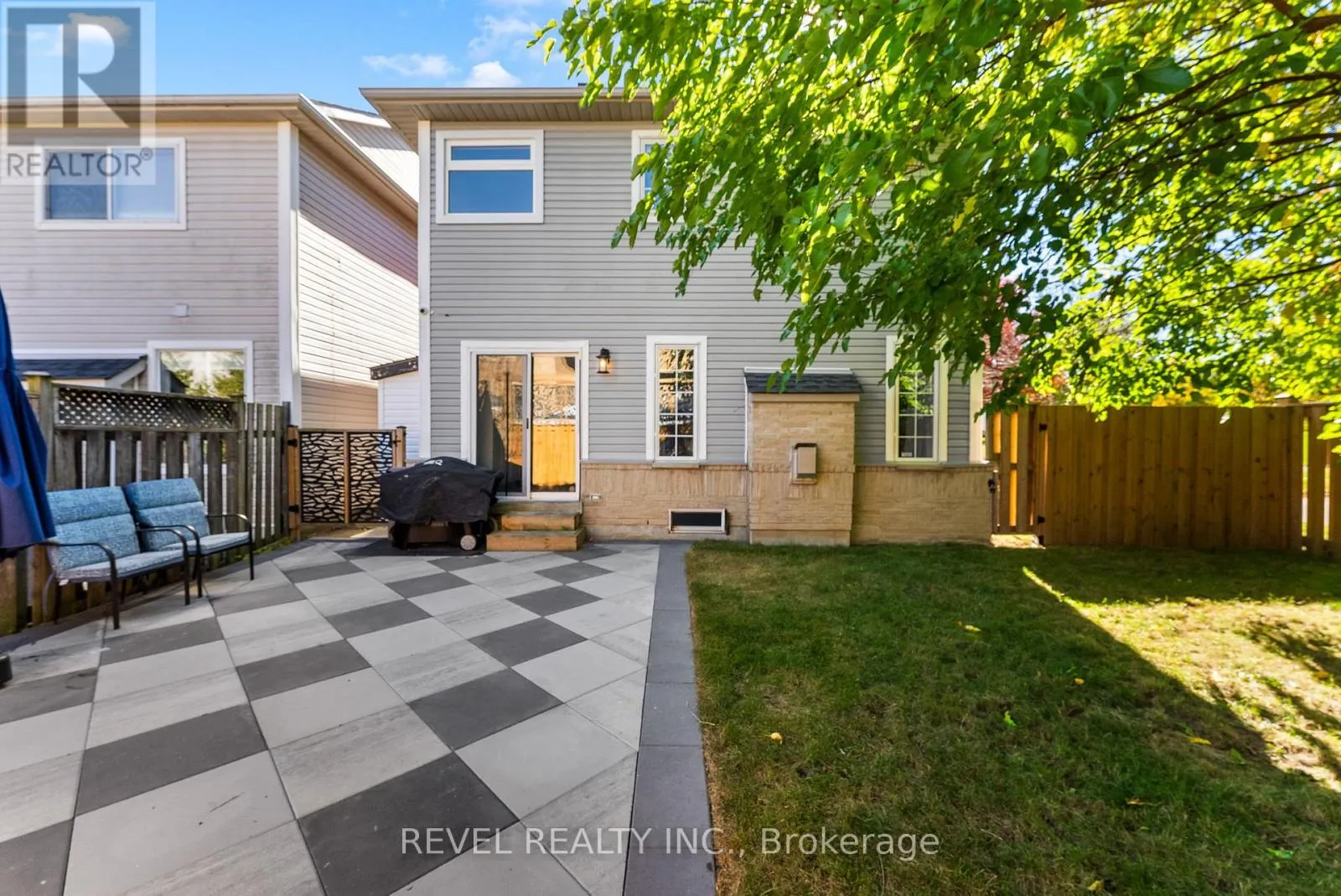 17 HIRONS DRIVE