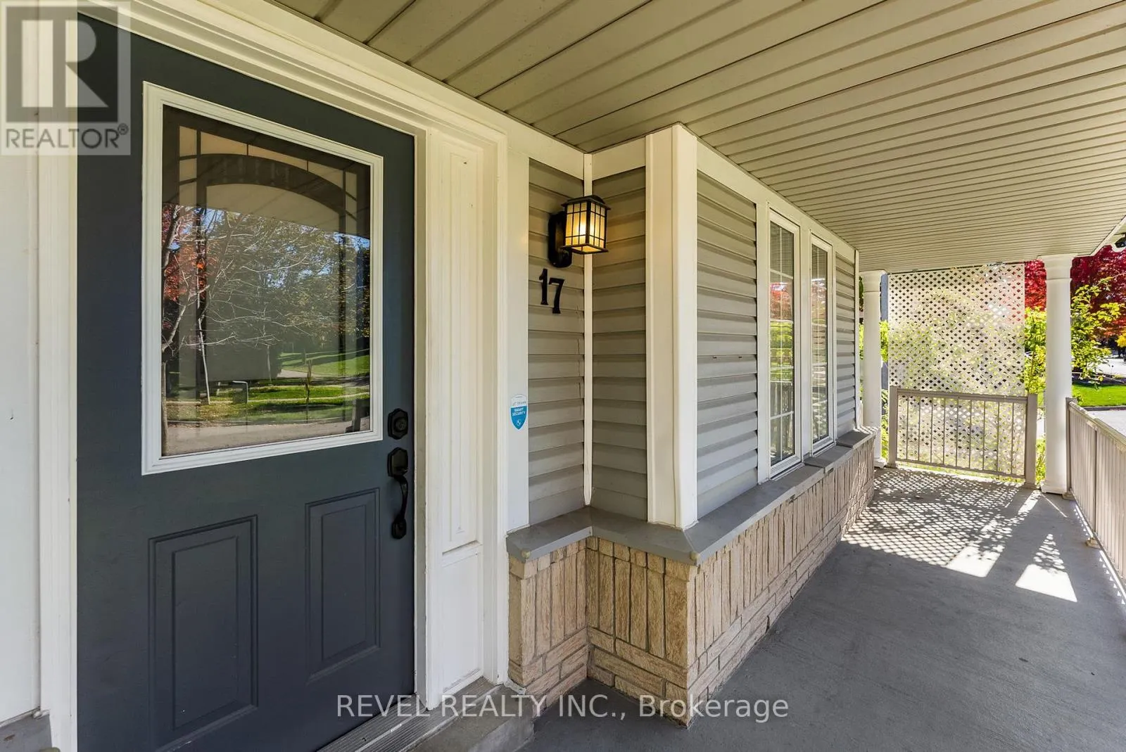 17 HIRONS DRIVE