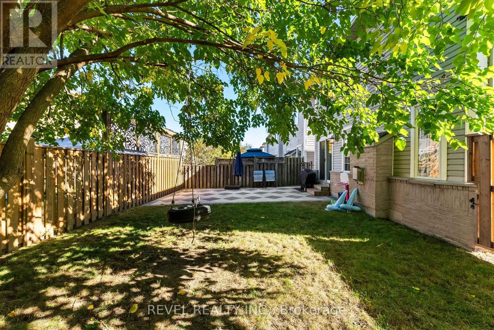 17 HIRONS DRIVE