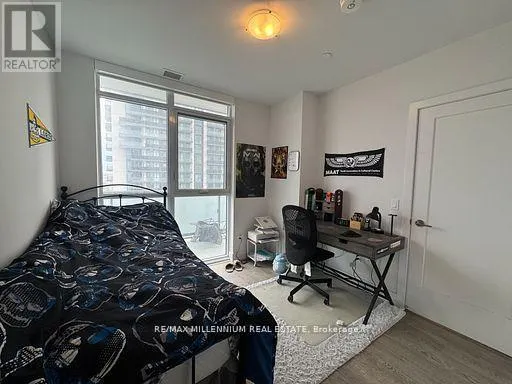1715 - 2550 SIMCOE STREET N